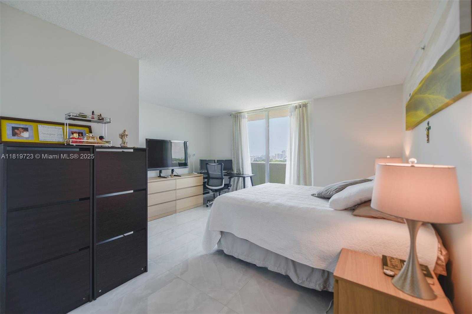 Small Image of 3000 CORAL WAY #1208, Miami Number 12