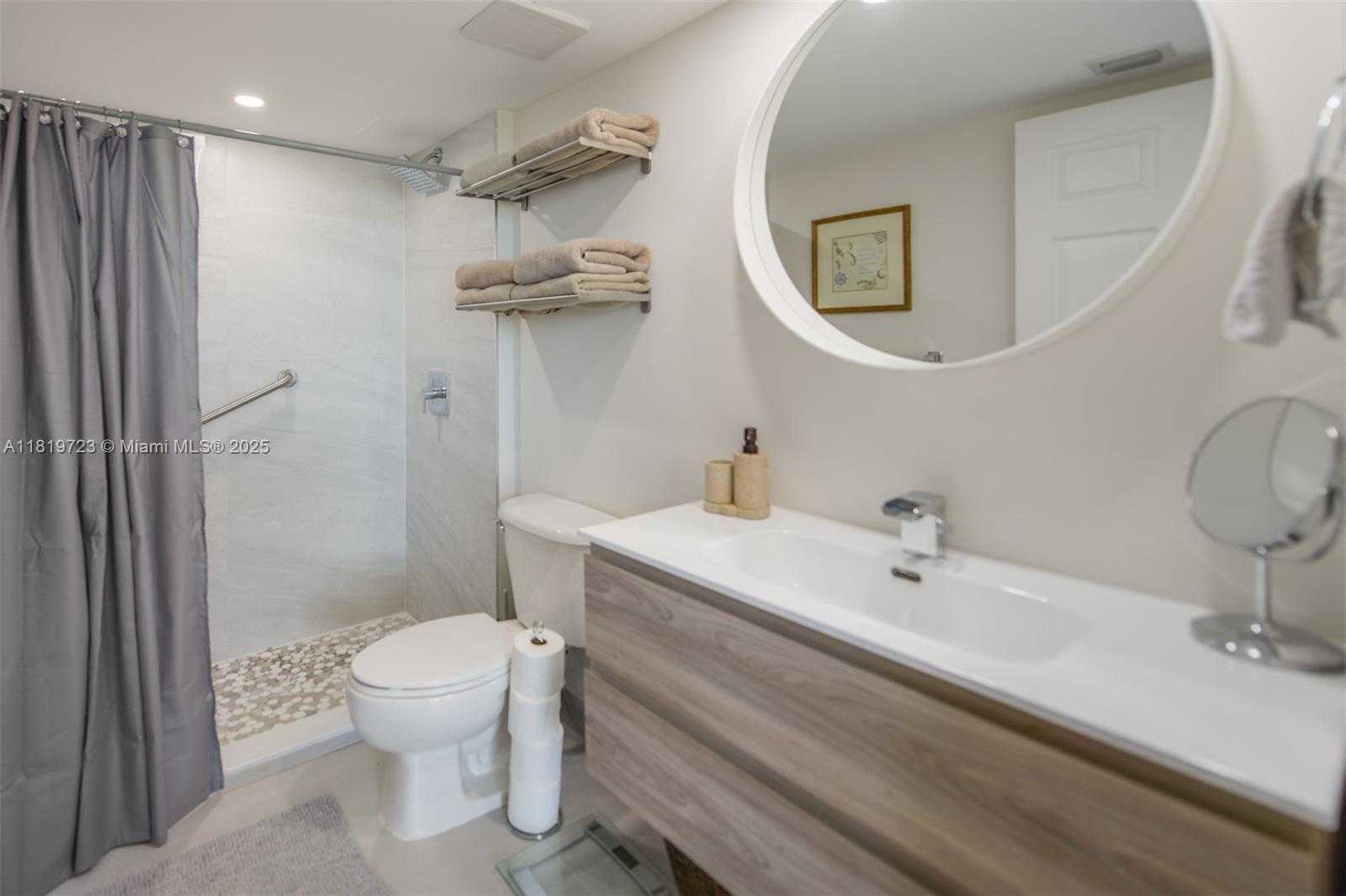 Small Image of 3000 CORAL WAY #1208, Miami Number 15