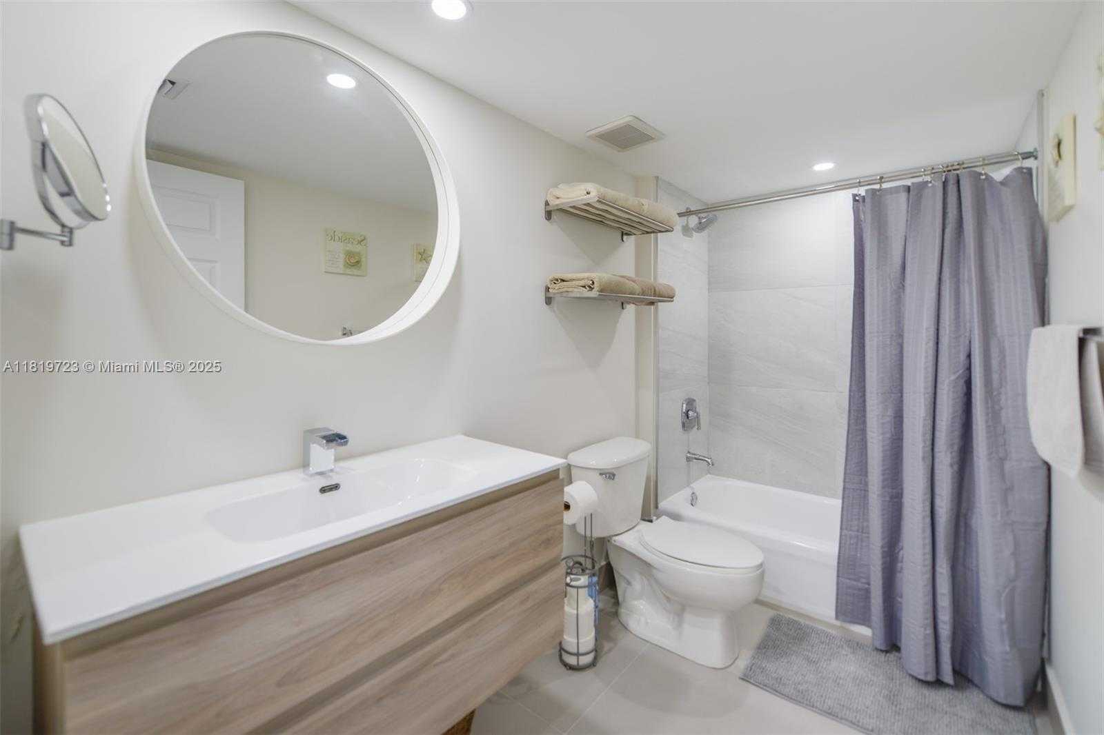 Small Image of 3000 CORAL WAY #1208, Miami Number 21
