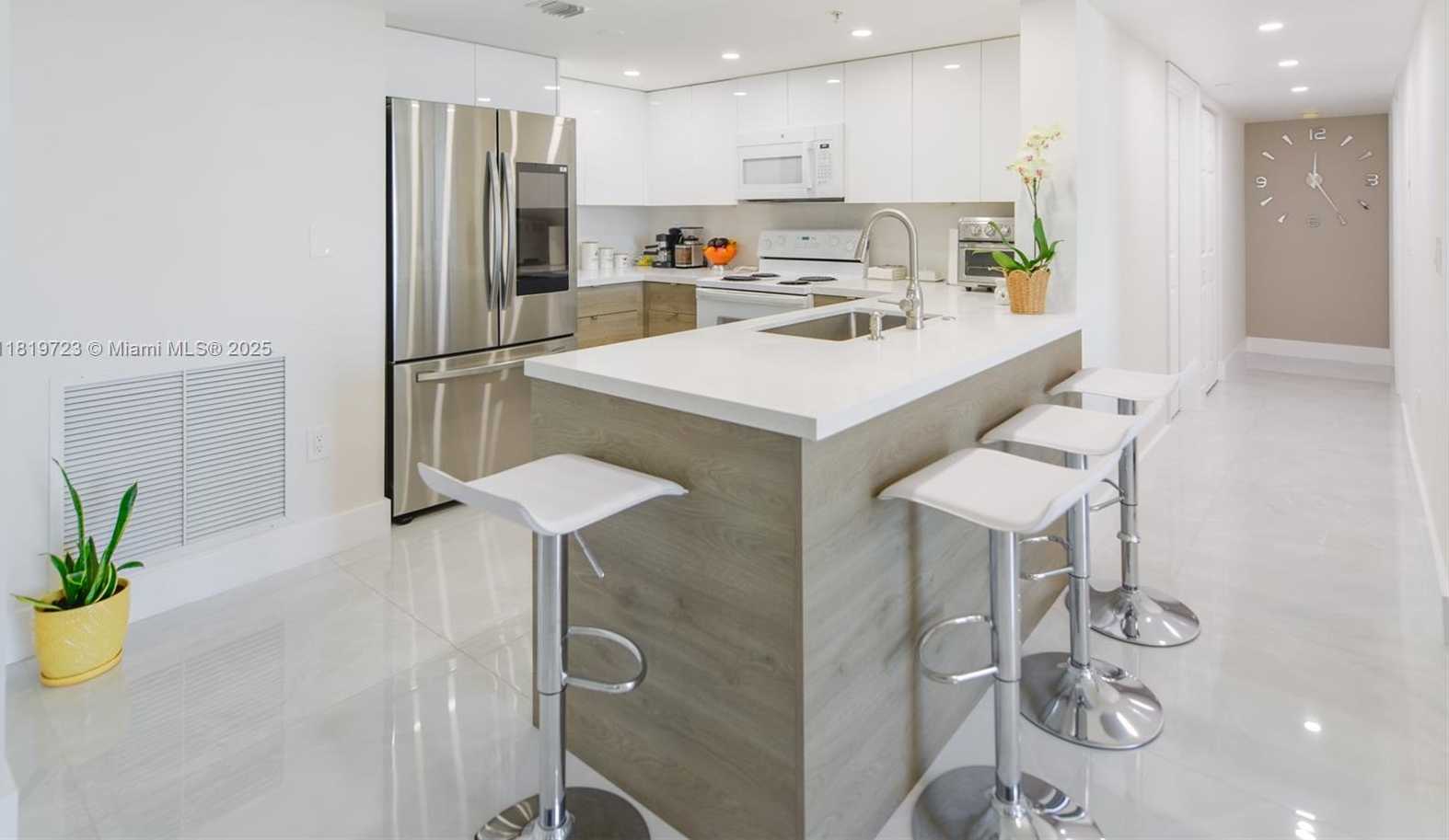 Small Image of 3000 CORAL WAY #1208, Miami Number 7