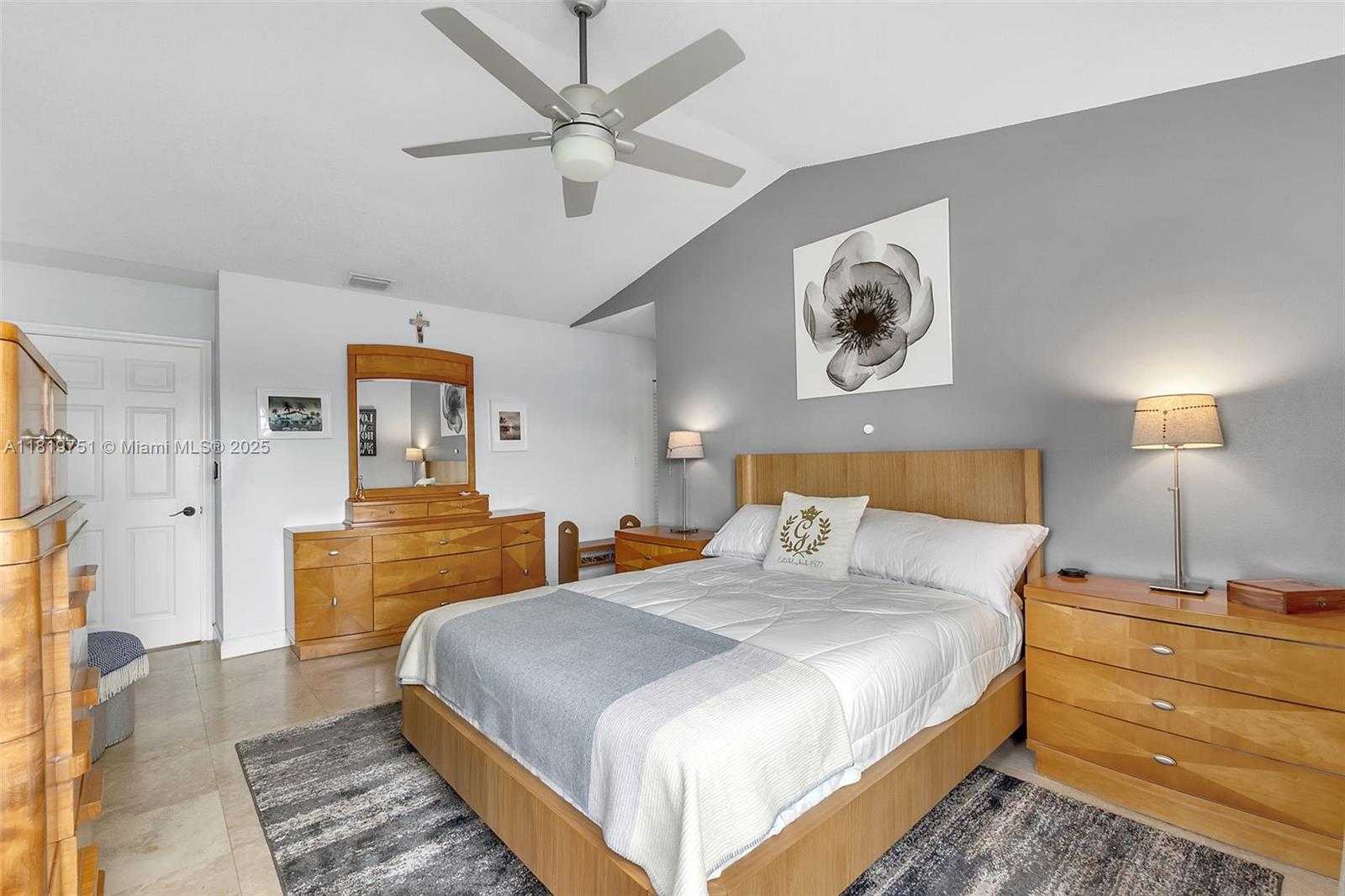Small Image of 14621 BALGOWAN RD #206-3, Miami Lakes Number 26