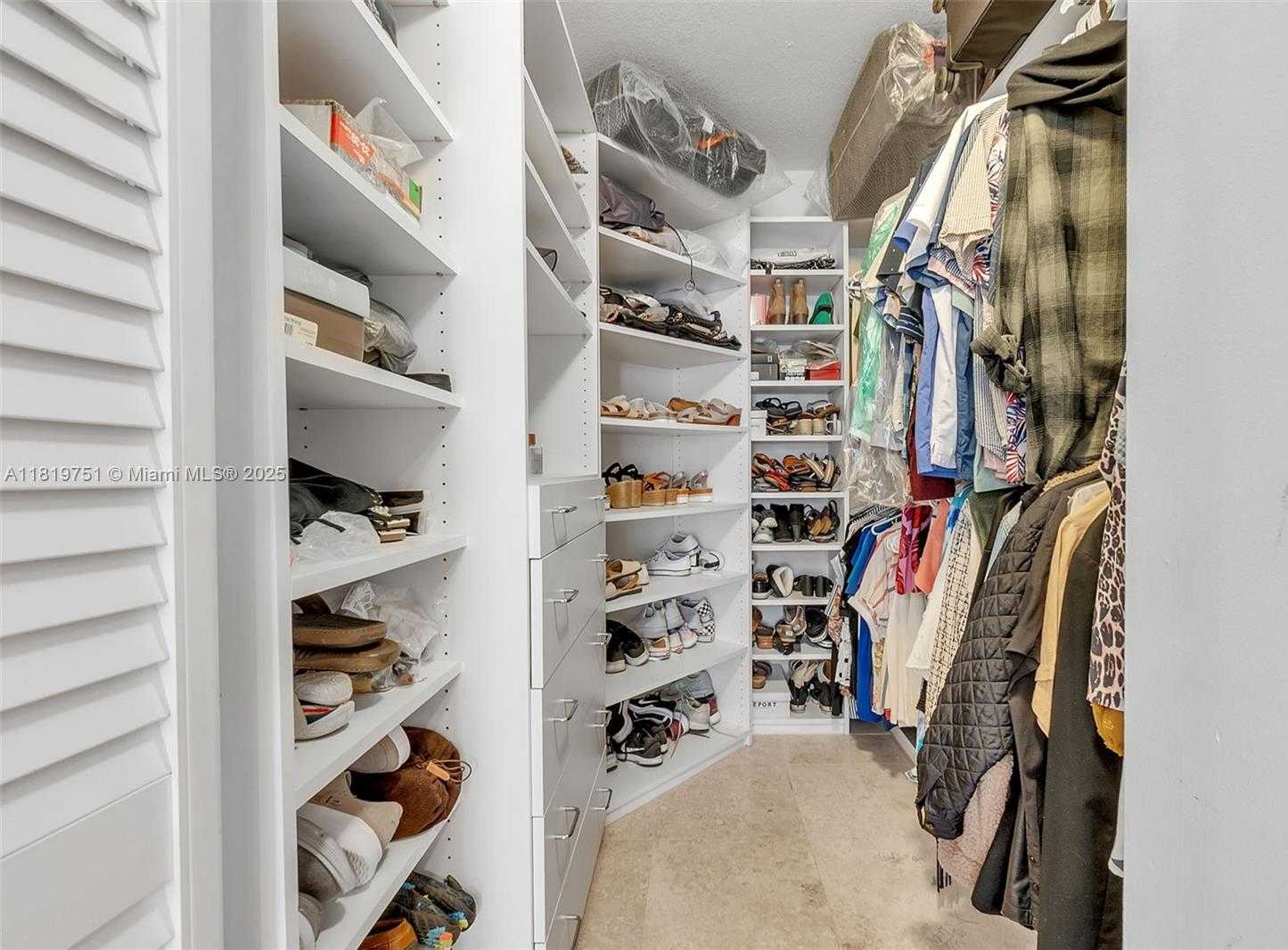 Small Image of 14621 BALGOWAN RD #206-3, Miami Lakes Number 27
