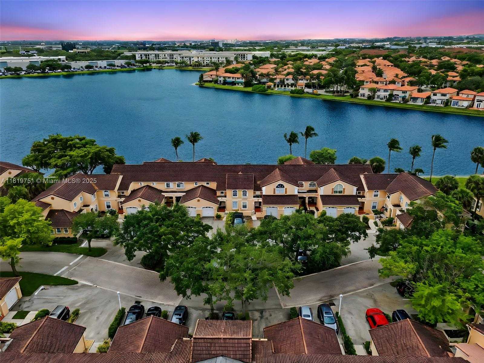 Small Image of 14621 BALGOWAN RD #206-3, Miami Lakes Number 39