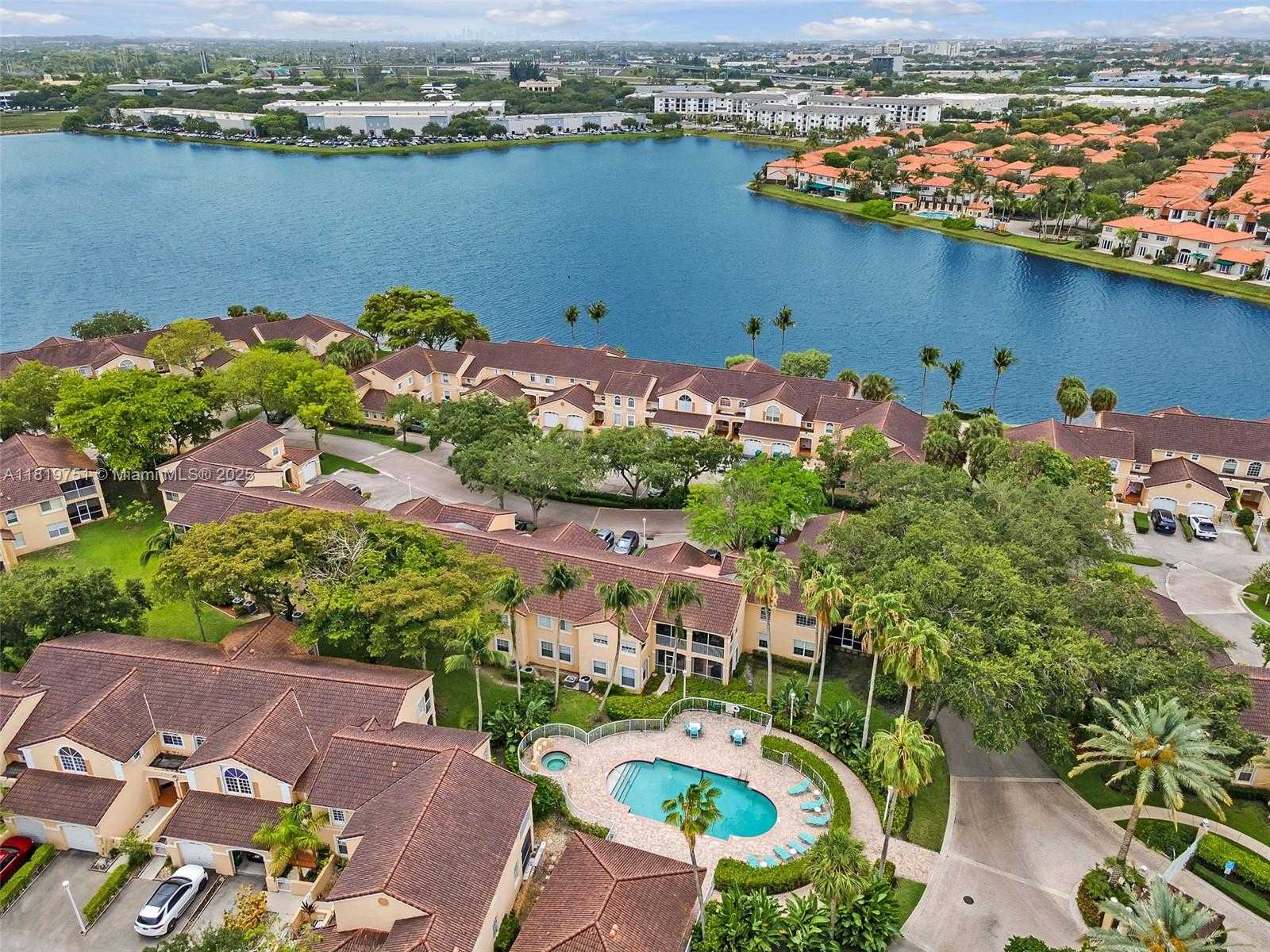 Small Image of 14621 BALGOWAN RD #206-3, Miami Lakes Number 40