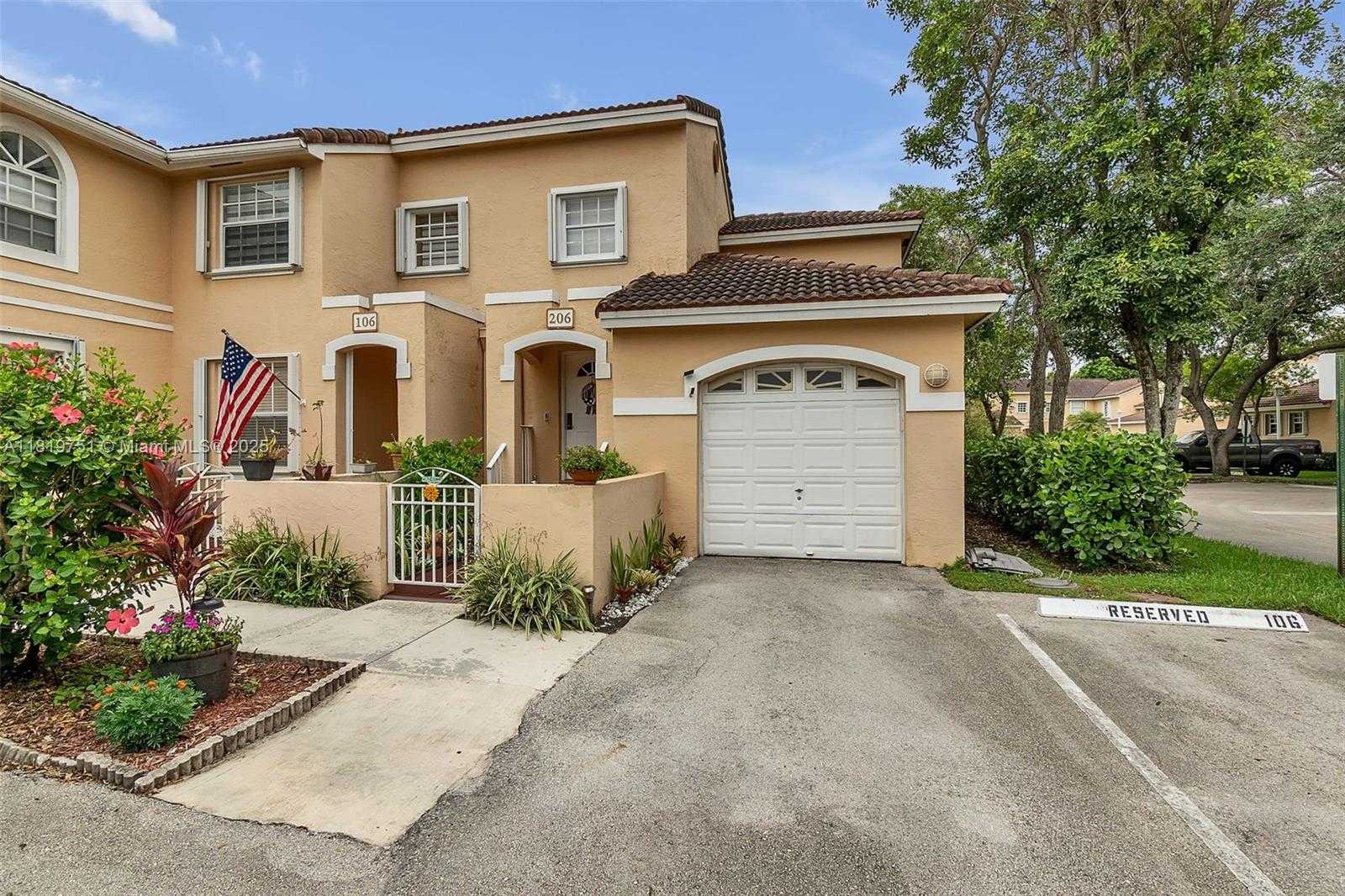 Small Image of 14621 BALGOWAN RD #206-3, Miami Lakes Number 44