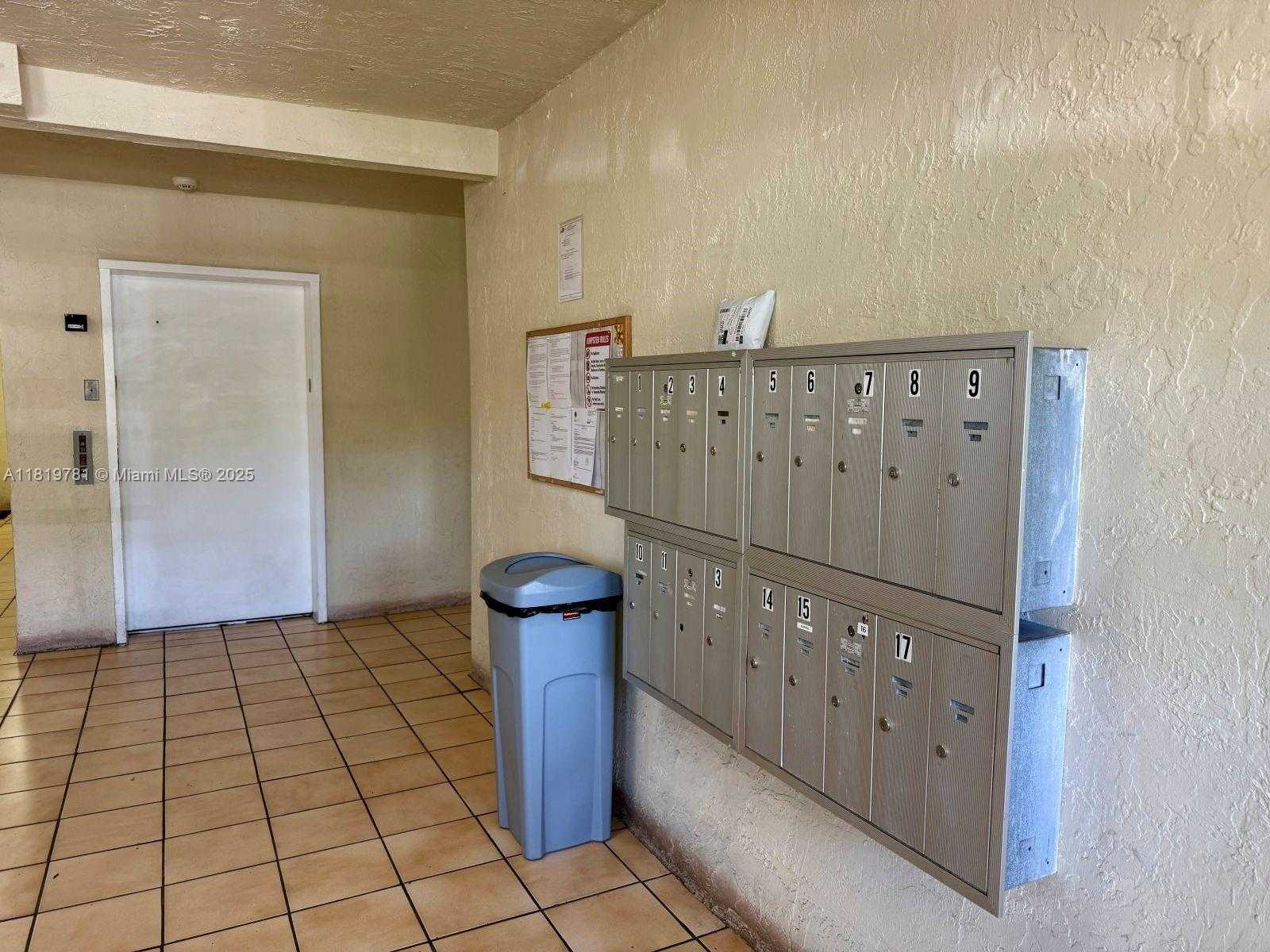 Small Image of Miami Number 12