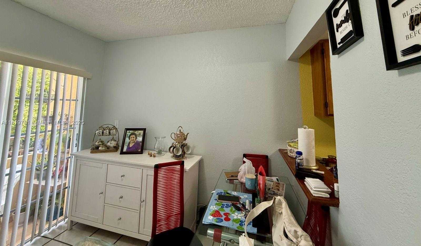 Small Image of Miami Number 5