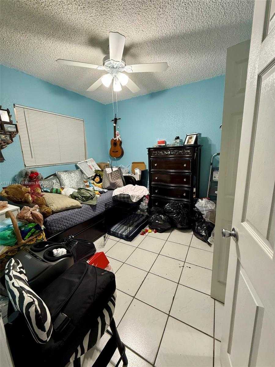 Small Image of Miami Number 6