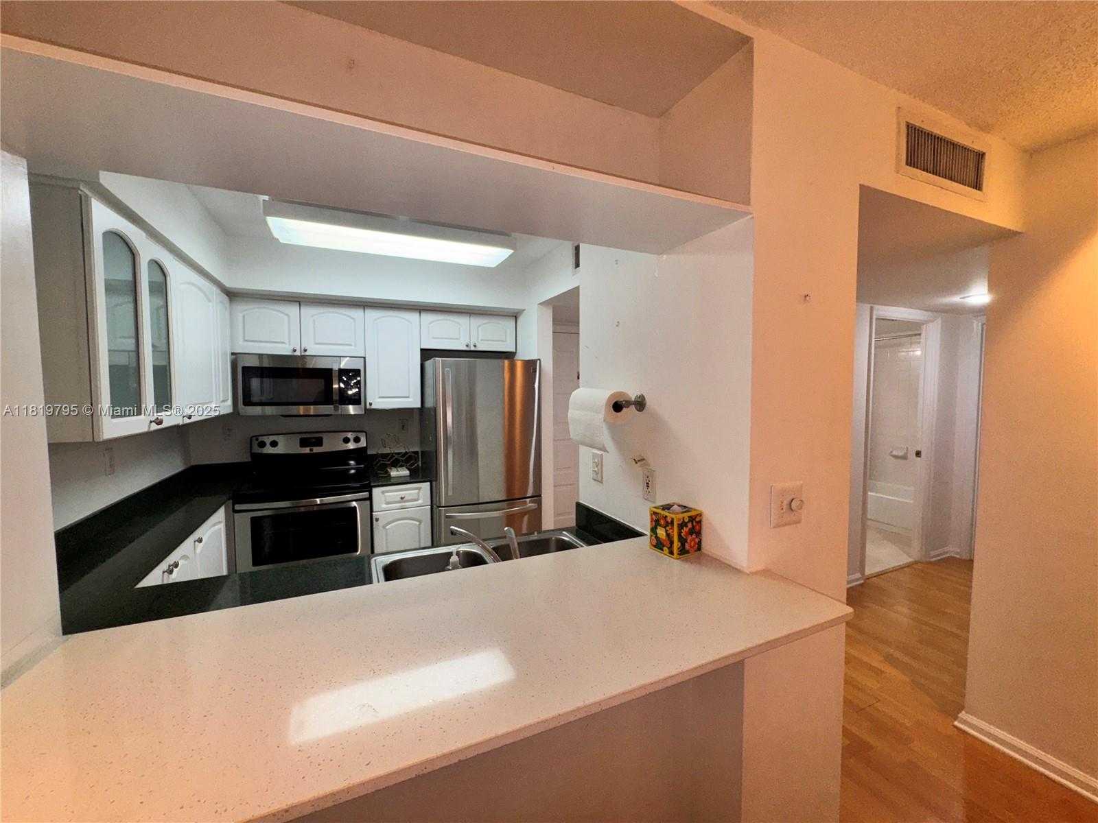 Small Image of 1280 SOUTH ALHAMBRA CIR #1308, Coral Gables Number 6