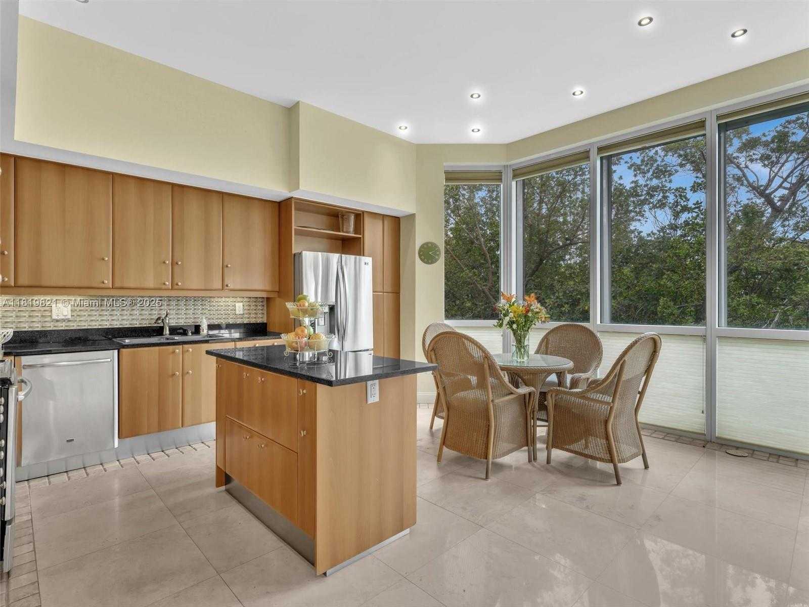 Small Image of 16500 COLLINS AVE #TH-10, Sunny Isles Beach Number 10