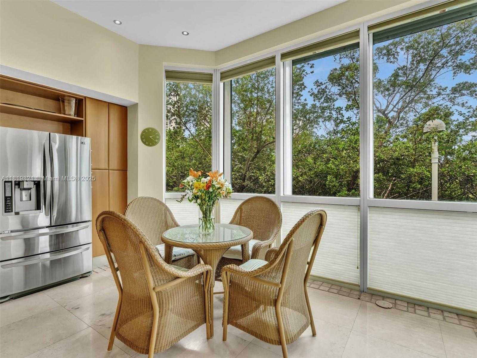 Small Image of 16500 COLLINS AVE #TH-10, Sunny Isles Beach Number 12