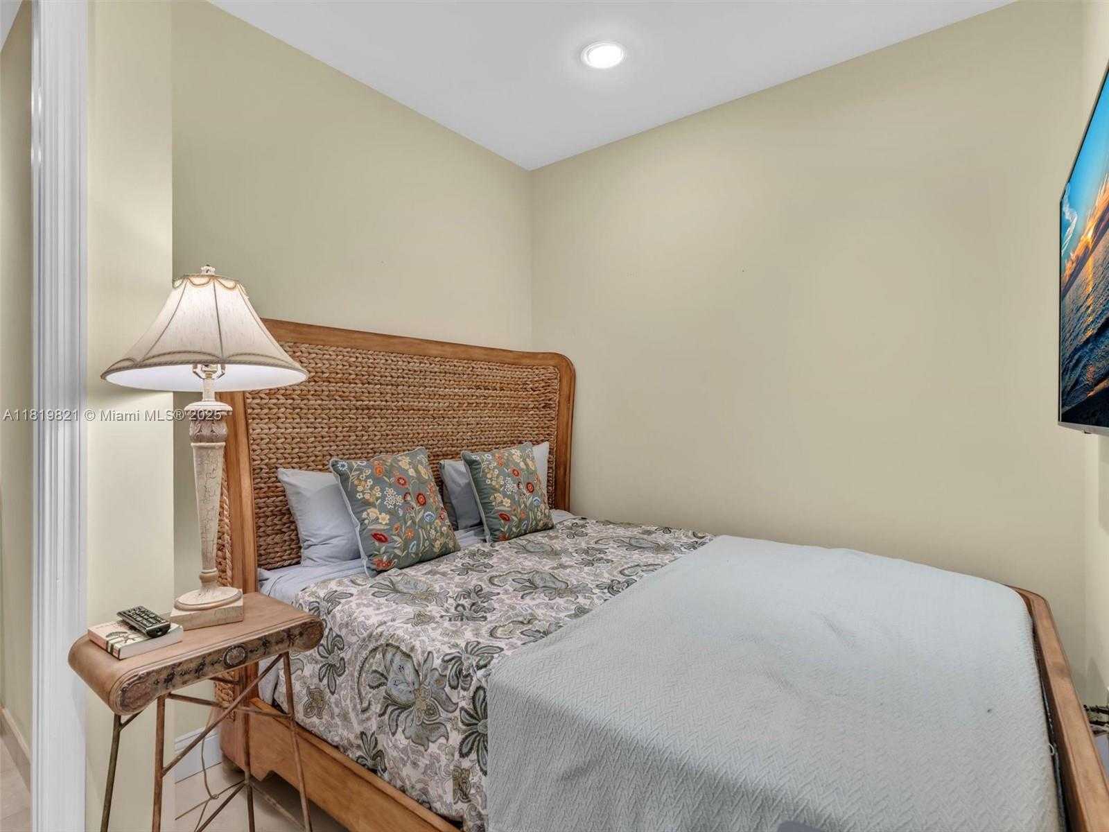 Small Image of 16500 COLLINS AVE #TH-10, Sunny Isles Beach Number 22