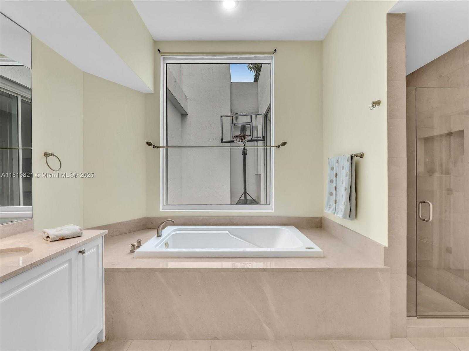 Small Image of 16500 COLLINS AVE #TH-10, Sunny Isles Beach Number 38