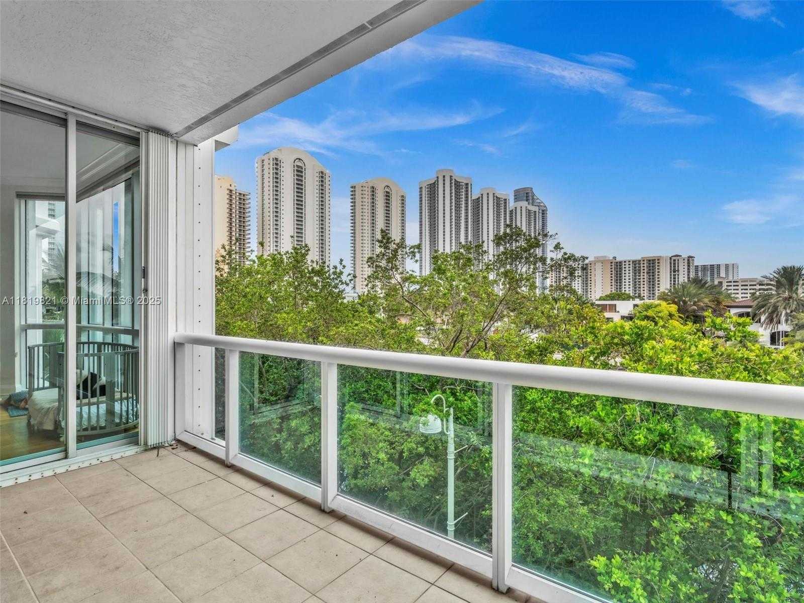 Small Image of 16500 COLLINS AVE #TH-10, Sunny Isles Beach Number 40