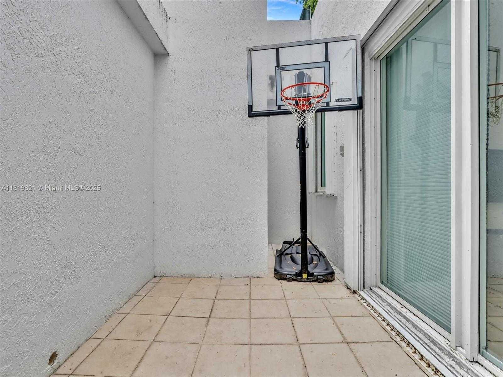 Small Image of 16500 COLLINS AVE #TH-10, Sunny Isles Beach Number 46