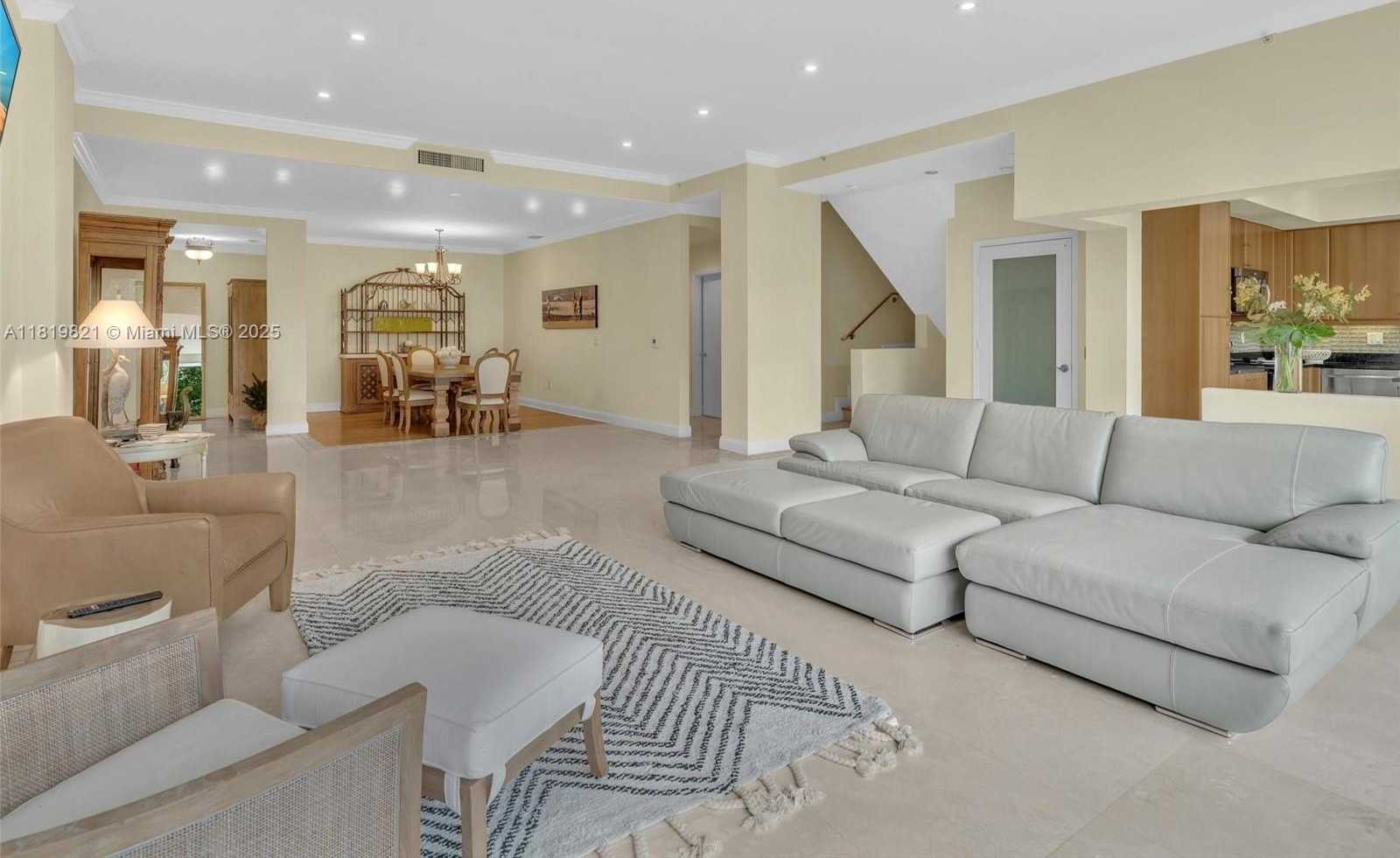 Small Image of 16500 COLLINS AVE #TH-10, Sunny Isles Beach Number 8