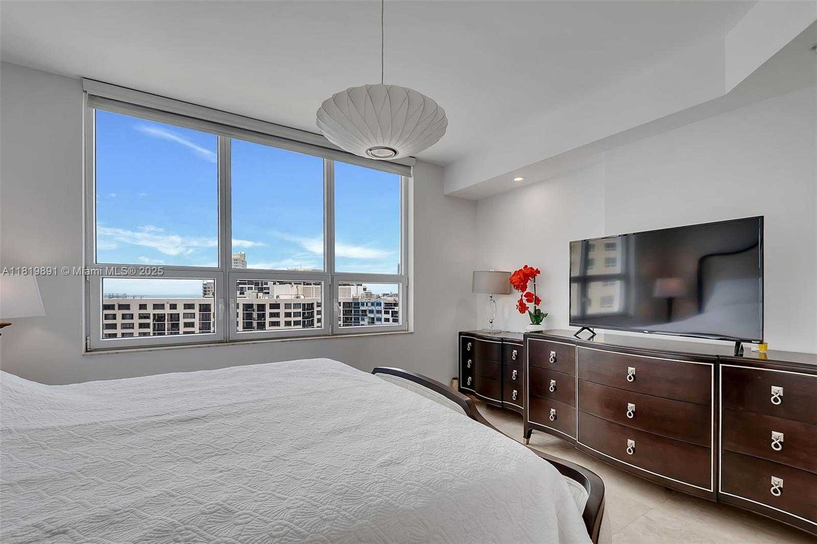 Small Image of 848 BRICKELL KEY DR #1803, Miami Number 12