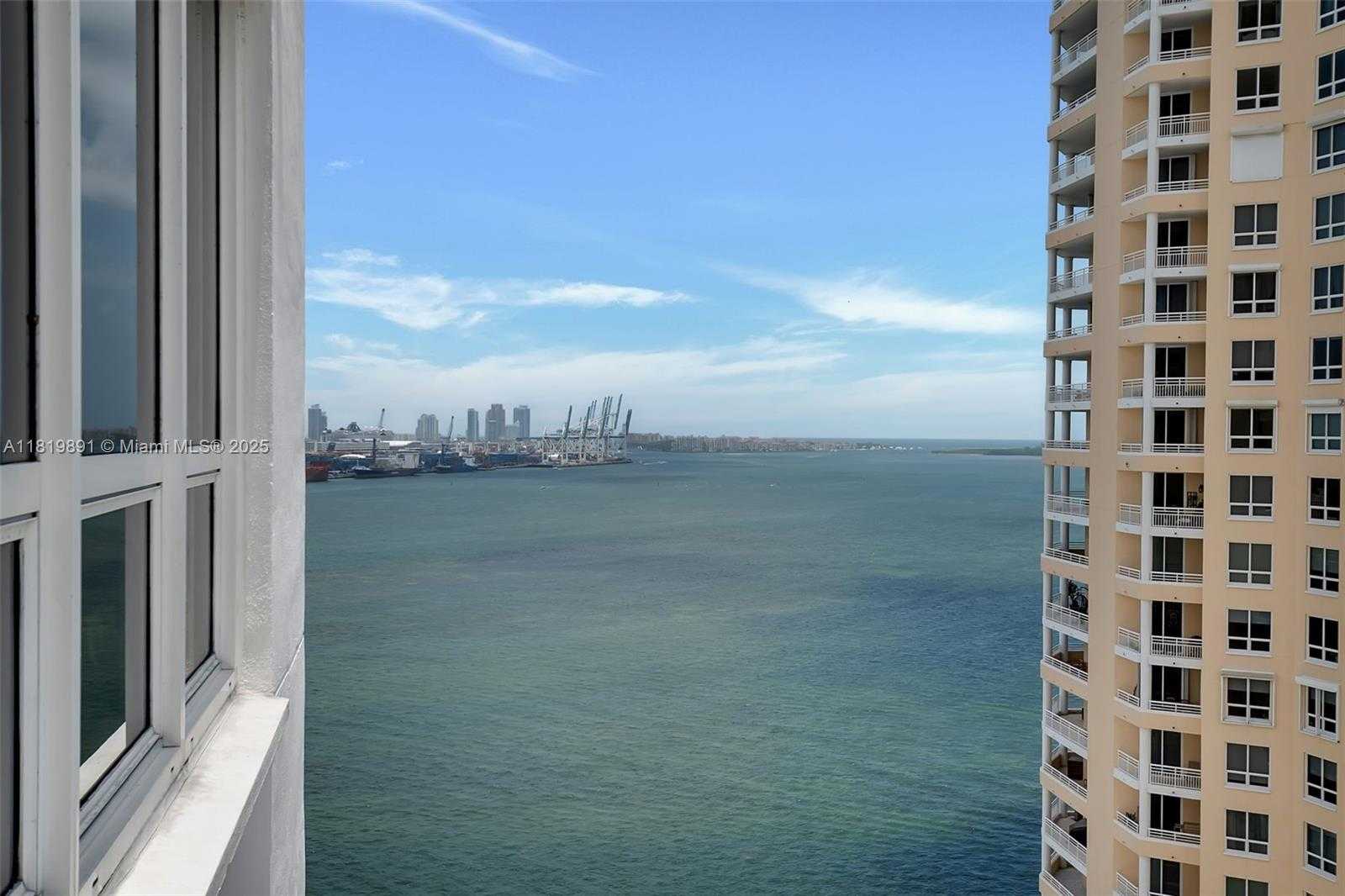 Small Image of 848 BRICKELL KEY DR #1803, Miami Number 15