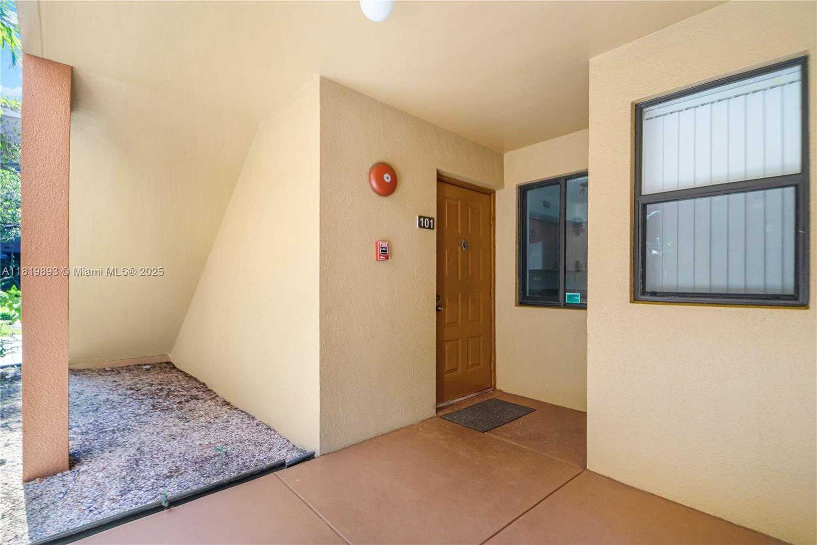 Small Image of 15495 NORTH MIAMI LAKEWAY N #101, Miami Lakes Number 17