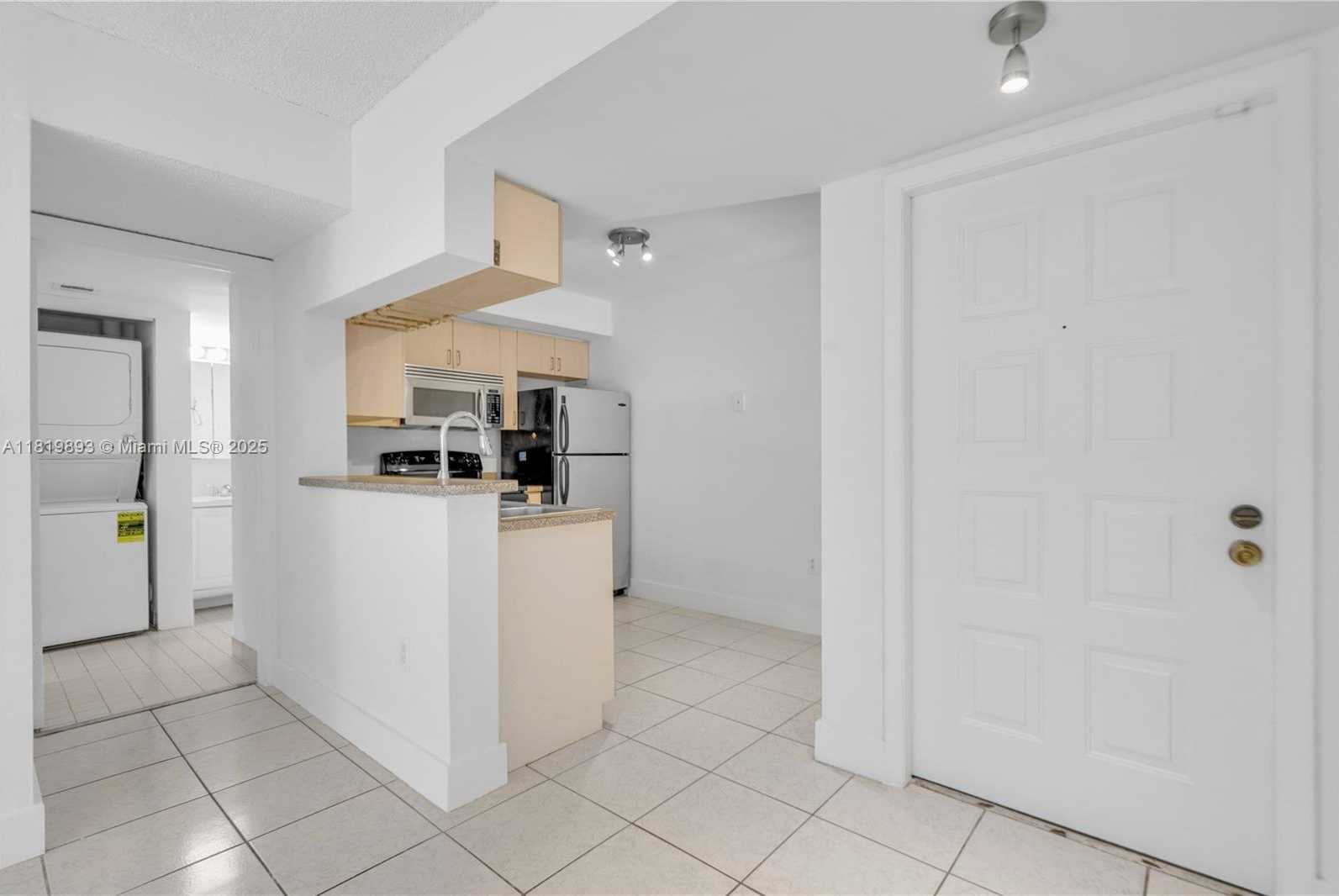 Small Image of 15495 NORTH MIAMI LAKEWAY N #101, Miami Lakes Number 4