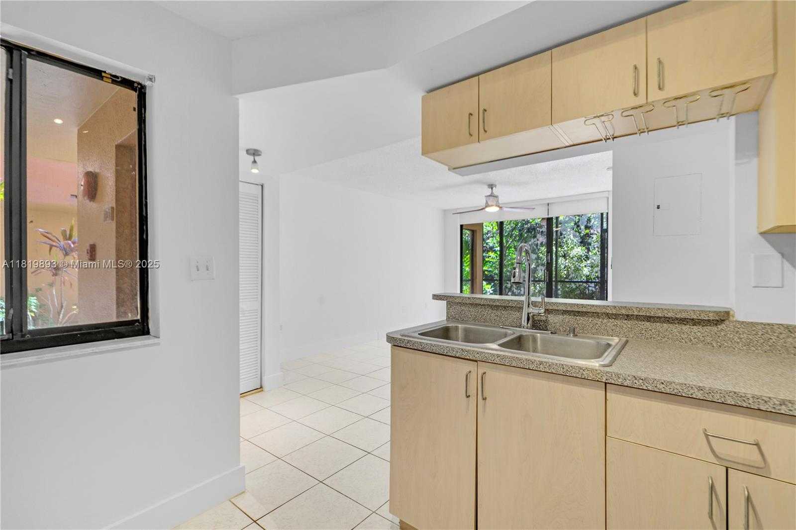 Small Image of 15495 NORTH MIAMI LAKEWAY N #101, Miami Lakes Number 7
