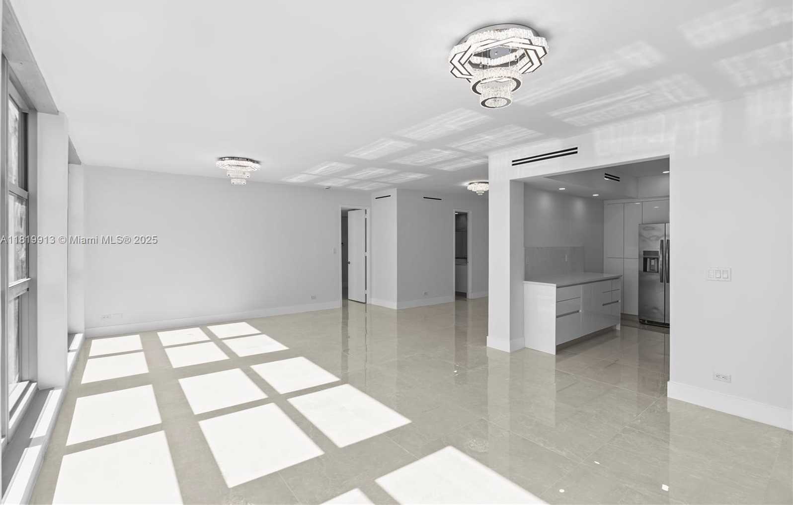 Small Image of 5055 COLLINS AVE #14H, Miami Beach Number 10