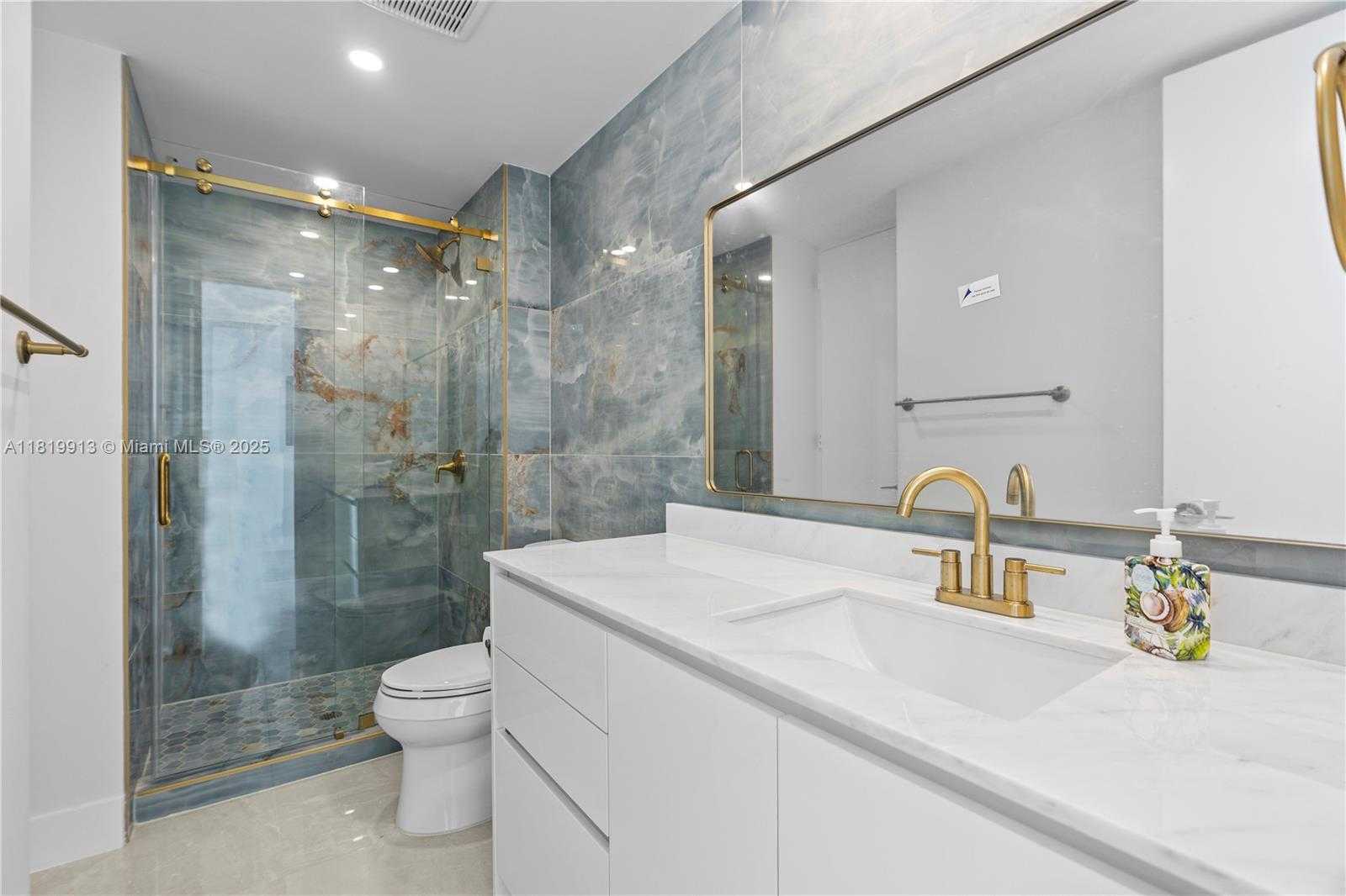 Small Image of 5055 COLLINS AVE #14H, Miami Beach Number 19