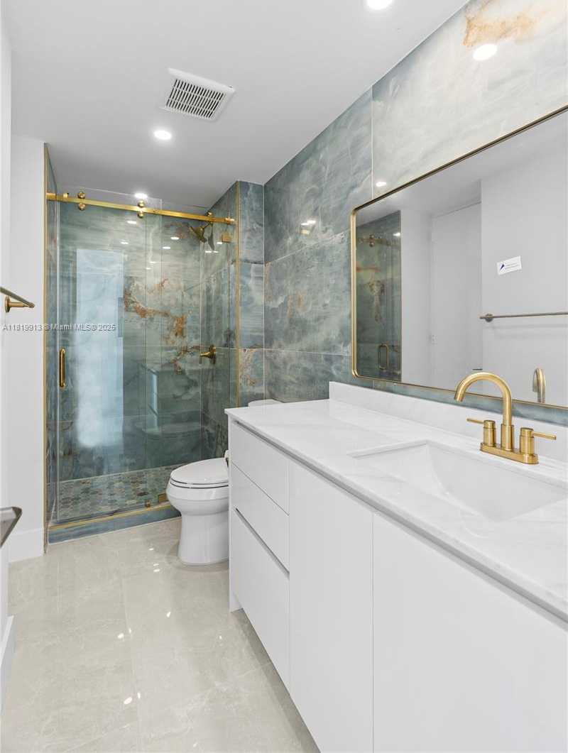 Small Image of 5055 COLLINS AVE #14H, Miami Beach Number 20