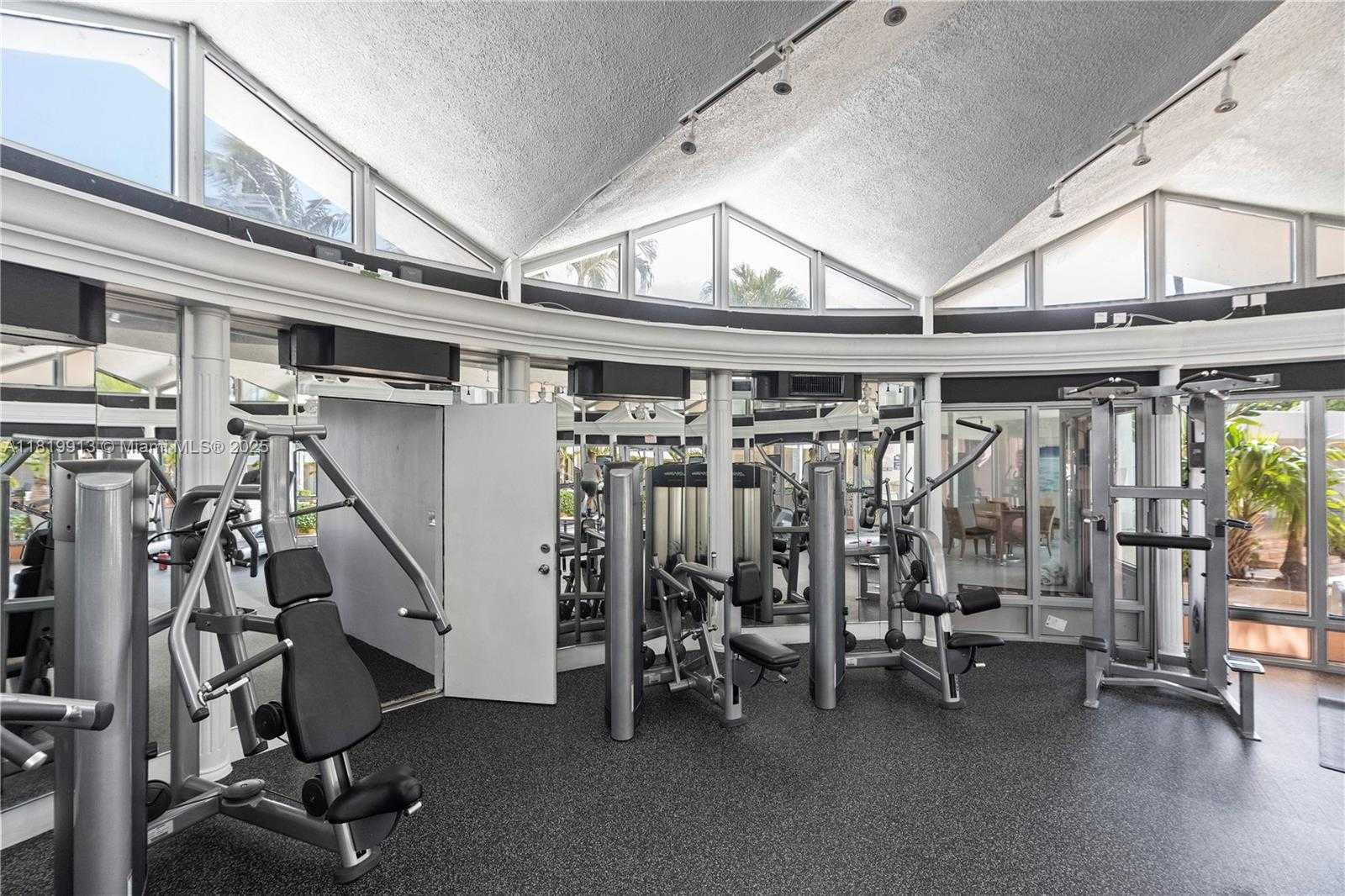 Small Image of 5055 COLLINS AVE #14H, Miami Beach Number 36