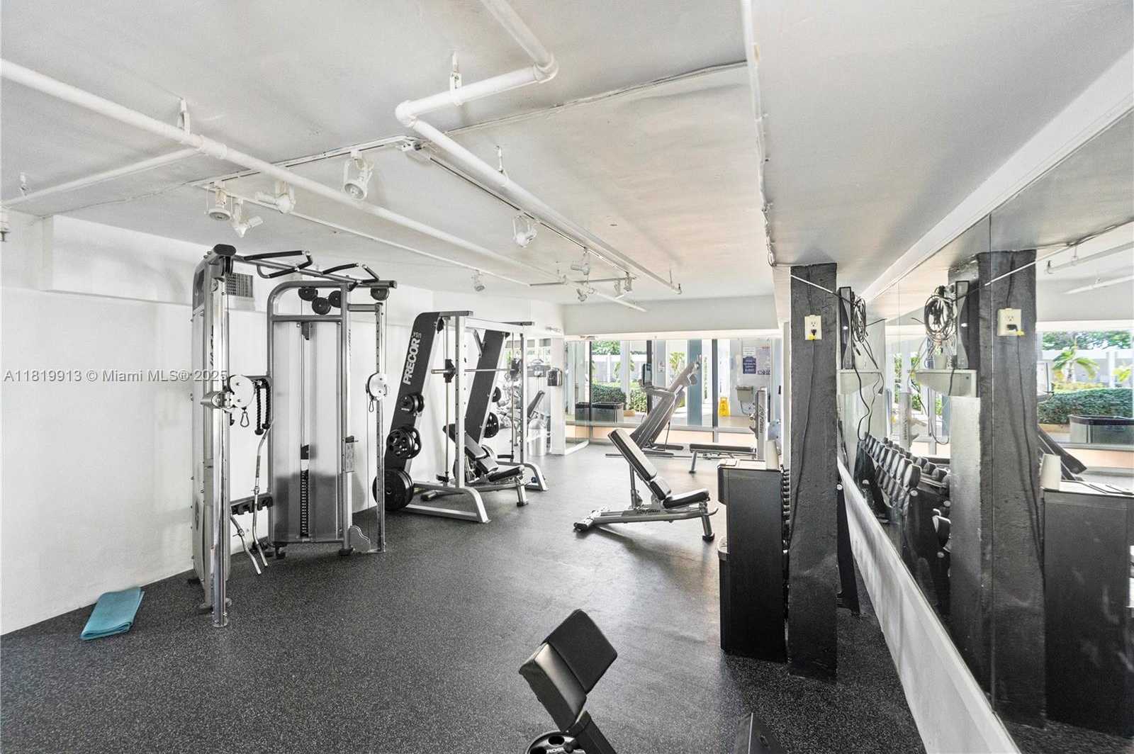 Small Image of 5055 COLLINS AVE #14H, Miami Beach Number 38