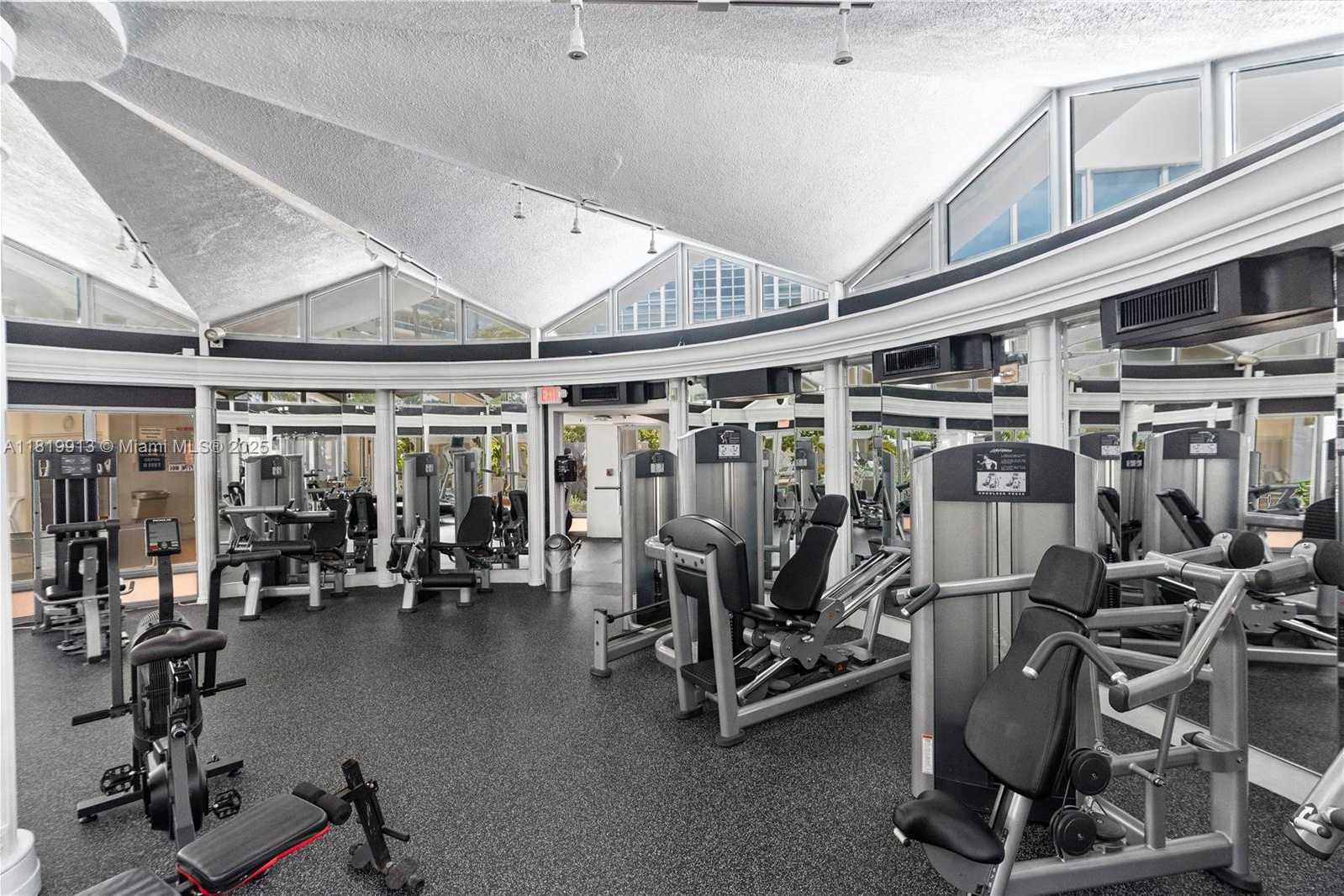Small Image of 5055 COLLINS AVE #14H, Miami Beach Number 39