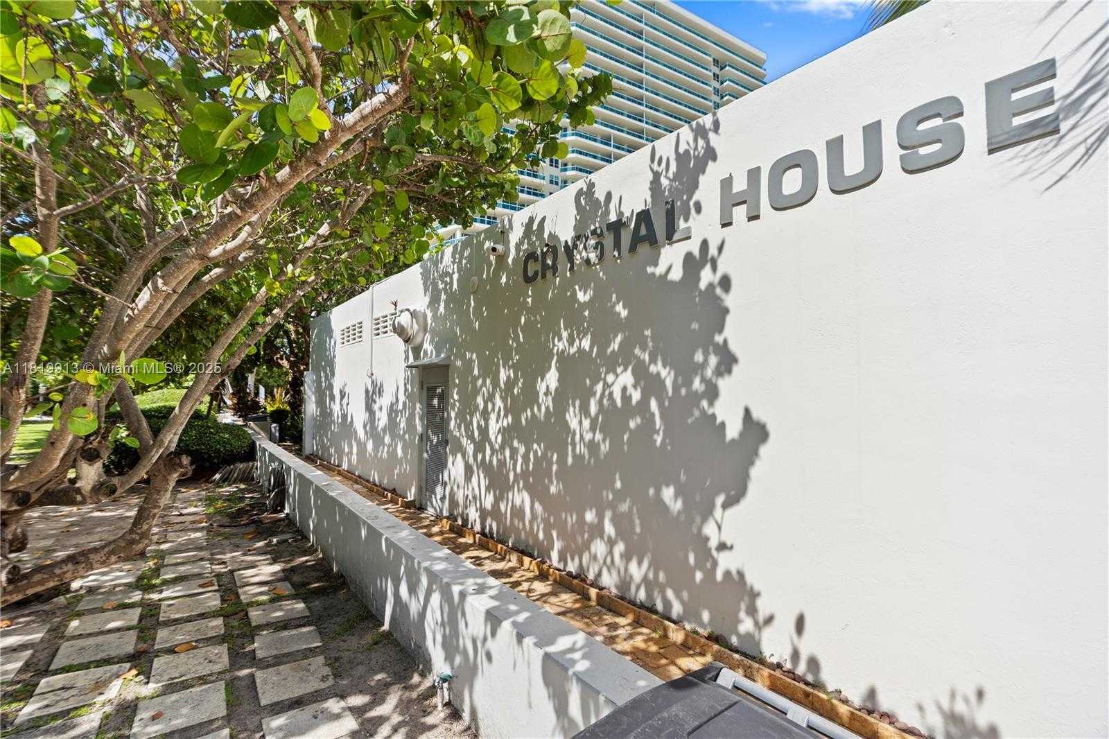 Small Image of 5055 COLLINS AVE #14H, Miami Beach Number 41