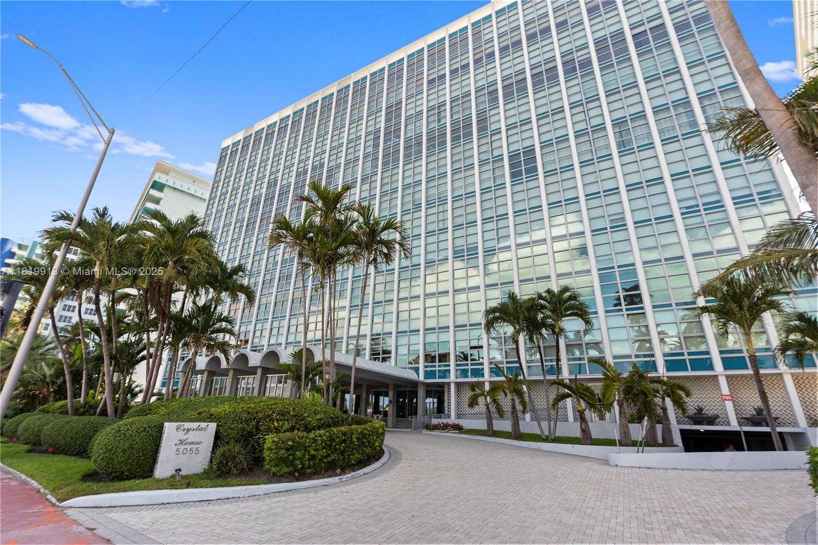 Small Image of 5055 COLLINS AVE #14H, Miami Beach Number 42