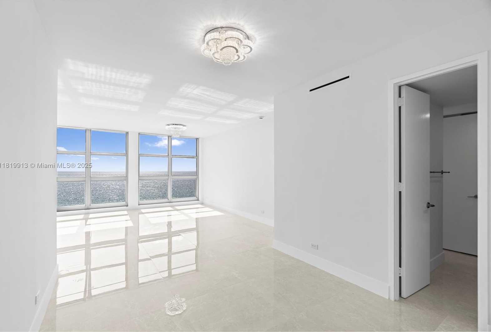 Small Image of 5055 COLLINS AVE #14H, Miami Beach Number 7