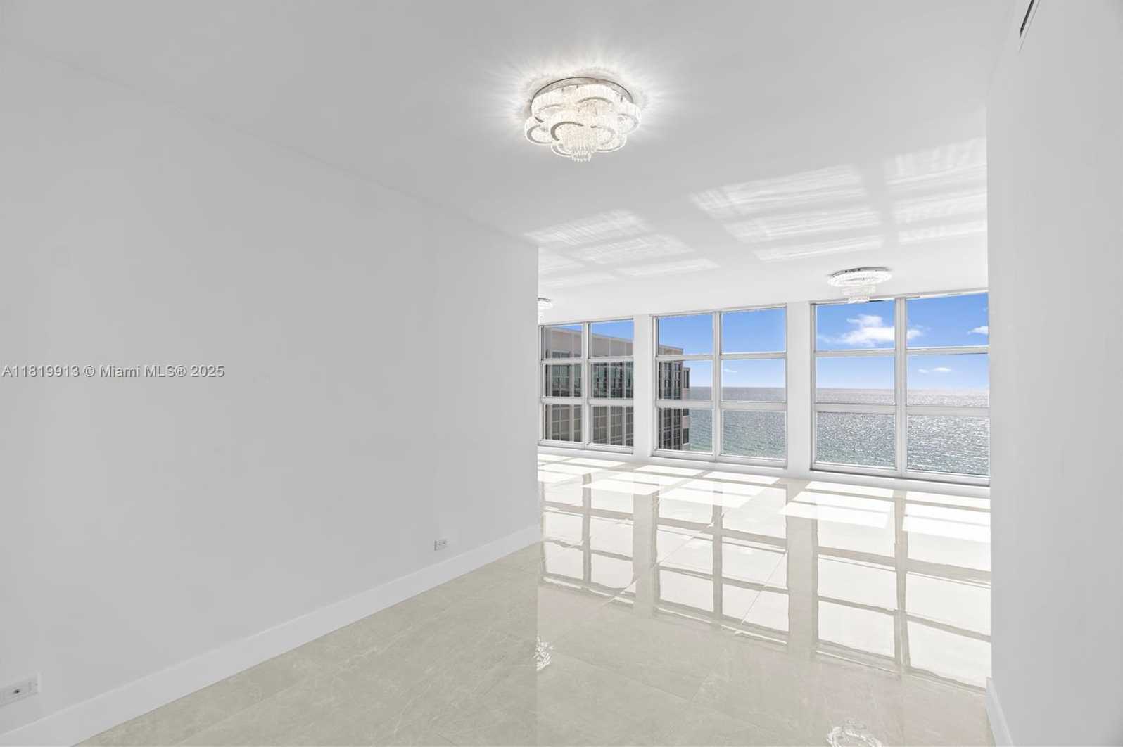 Small Image of 5055 COLLINS AVE #14H, Miami Beach Number 8