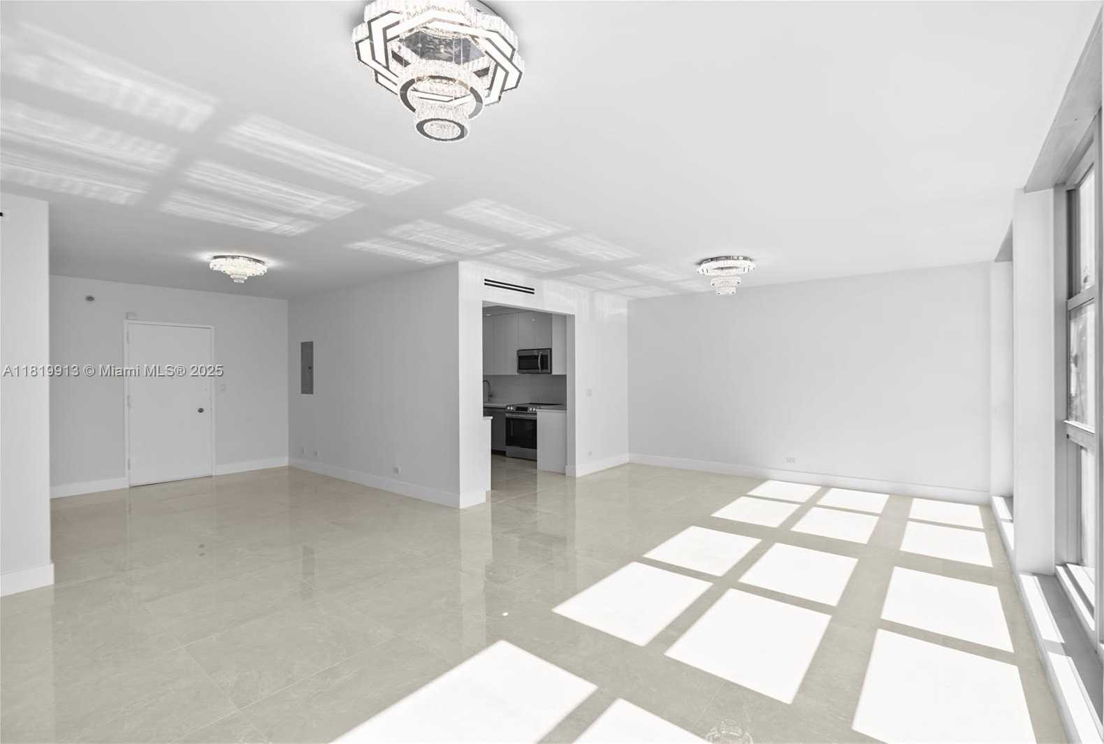 Small Image of 5055 COLLINS AVE #14H, Miami Beach Number 9