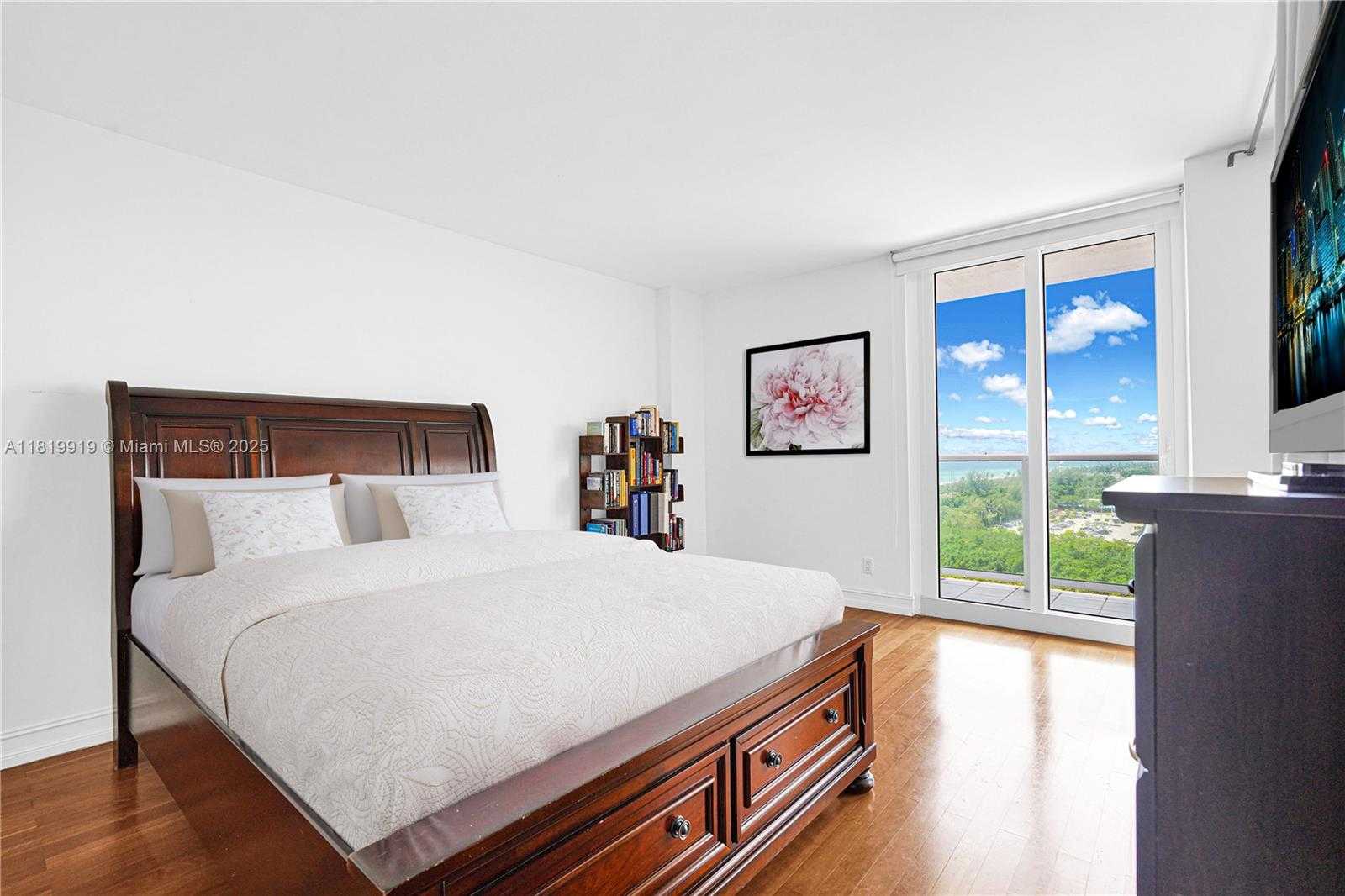 Small Image of 100 BAYVIEW DR #1223, Sunny Isles Beach Number 16