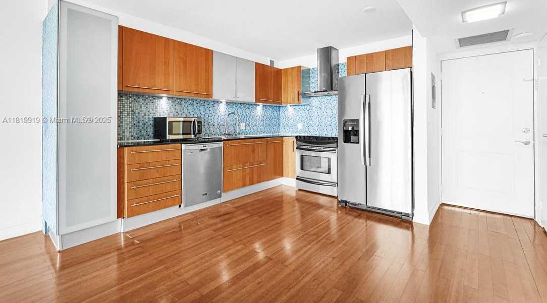 Small Image of 100 BAYVIEW DR #1223, Sunny Isles Beach Number 7