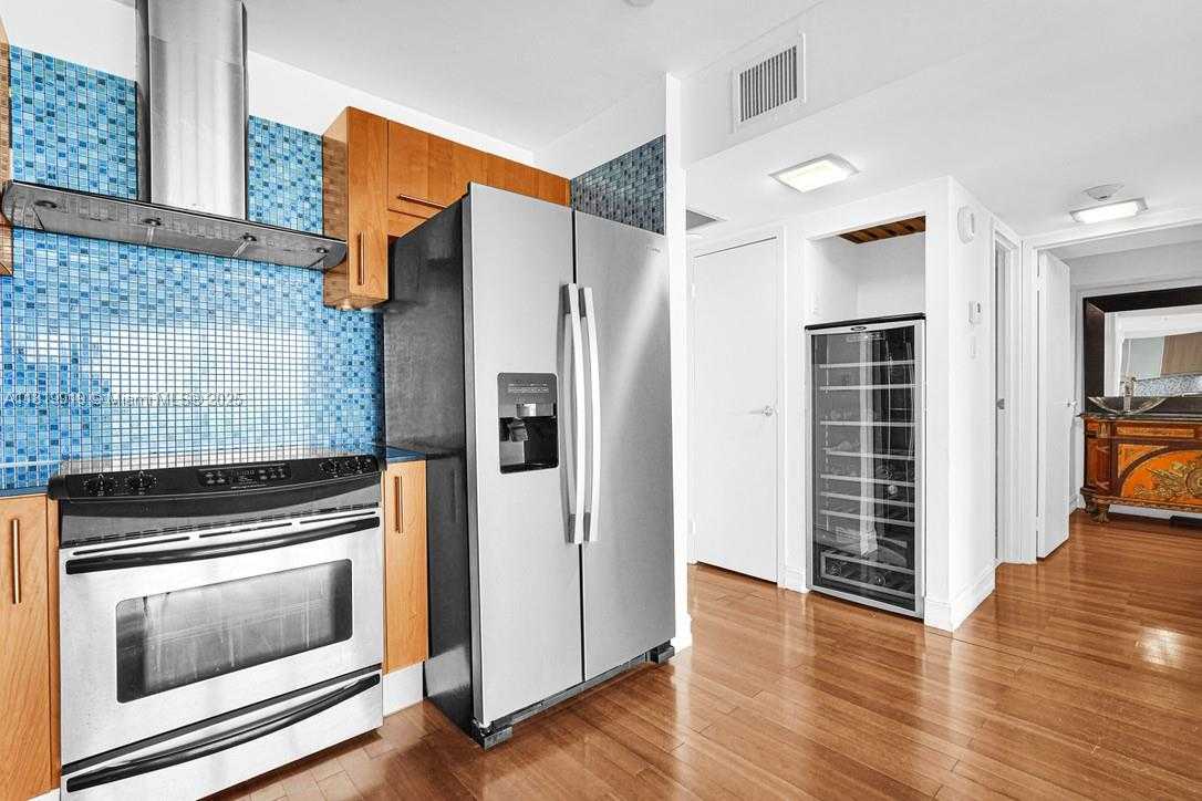 Small Image of 100 BAYVIEW DR #1223, Sunny Isles Beach Number 8