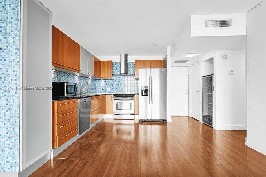 Small Image of 100 BAYVIEW DR #1223, Sunny Isles Beach Number 9