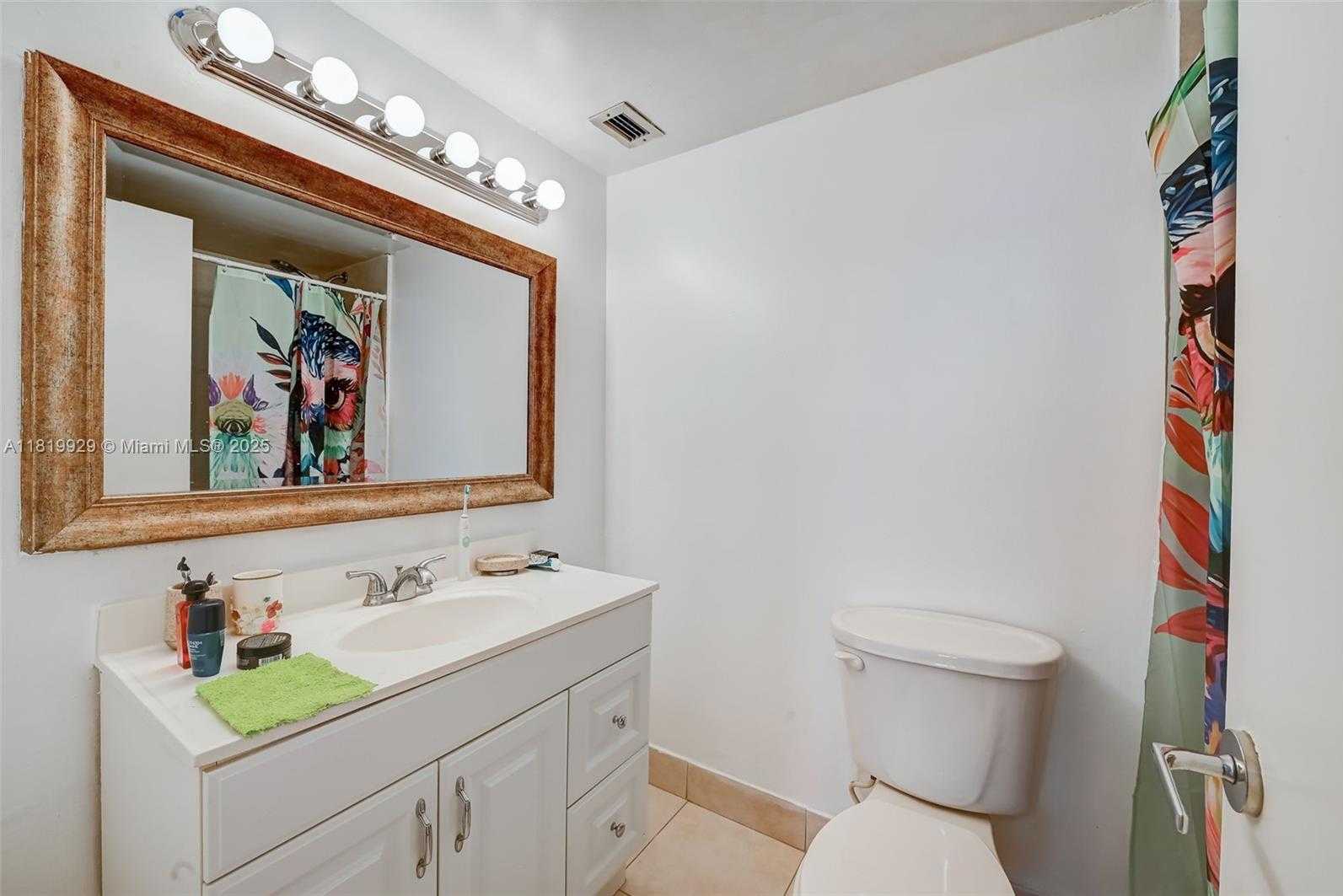 Small Image of 3800 SOUTH OCEAN DR #1123, Hollywood Number 9
