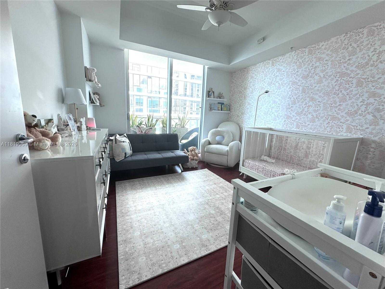 Small Image of 300 SOUTH BISCAYNE BL #T-3504, Miami Number 4