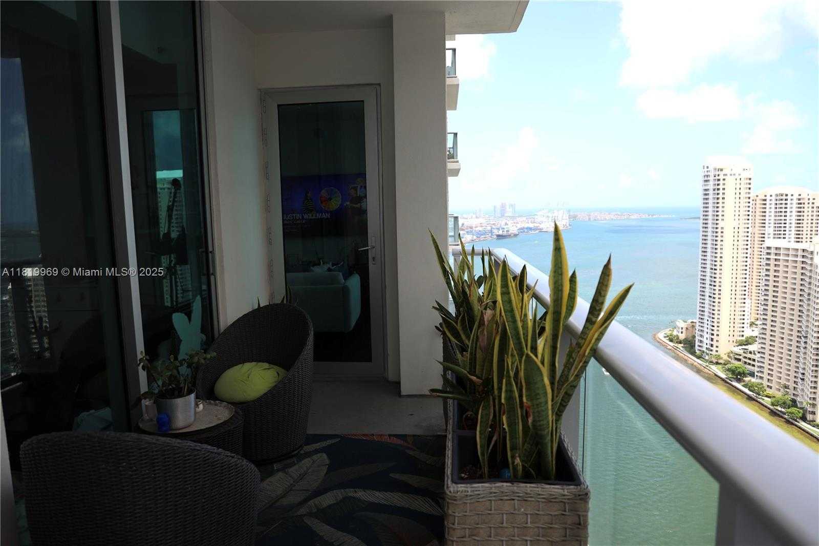 Small Image of 300 SOUTH BISCAYNE BL #T-3504, Miami Number 5