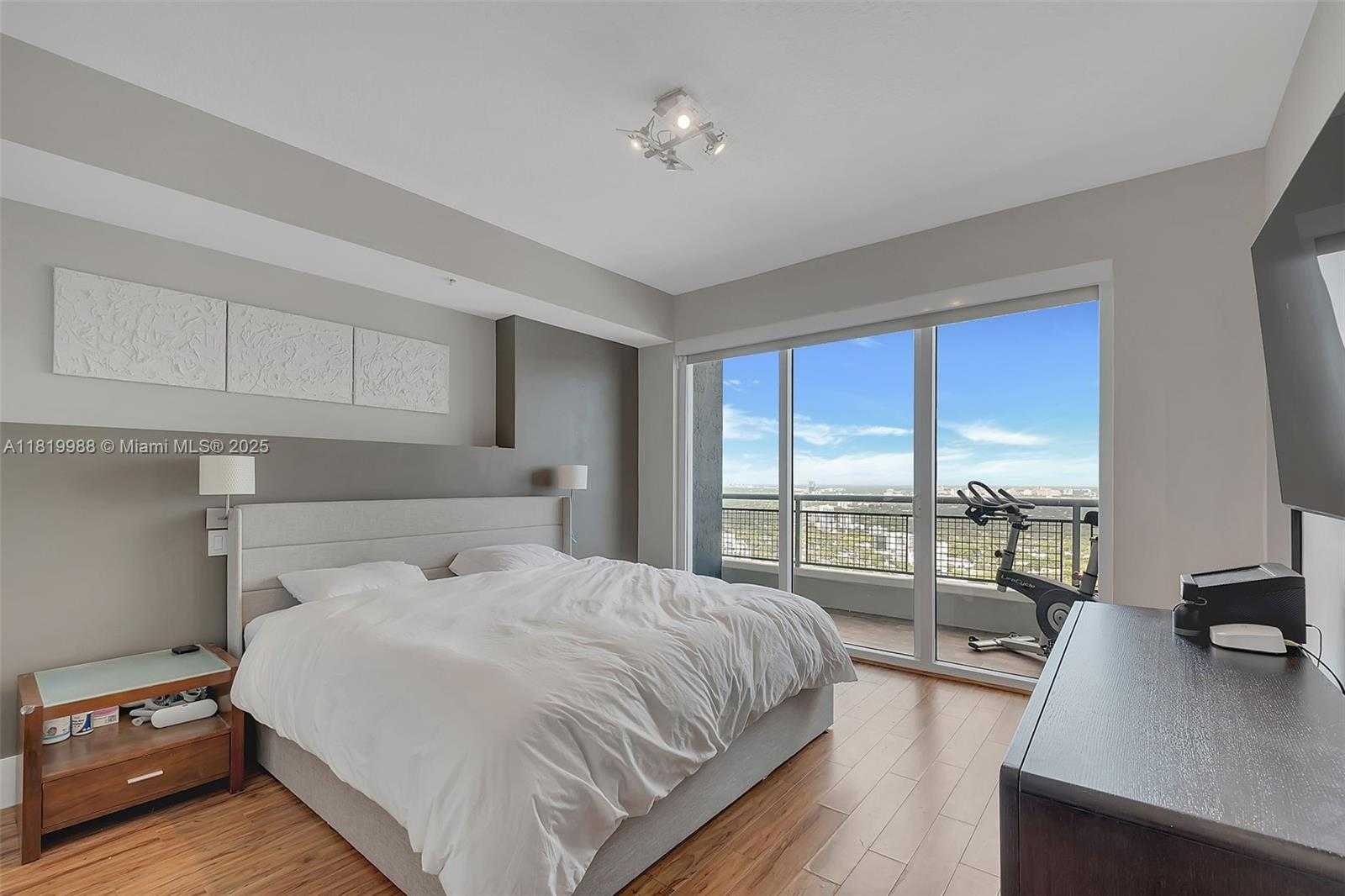 Small Image of 60 SOUTH WEST 13TH ST #3610, Miami Number 10