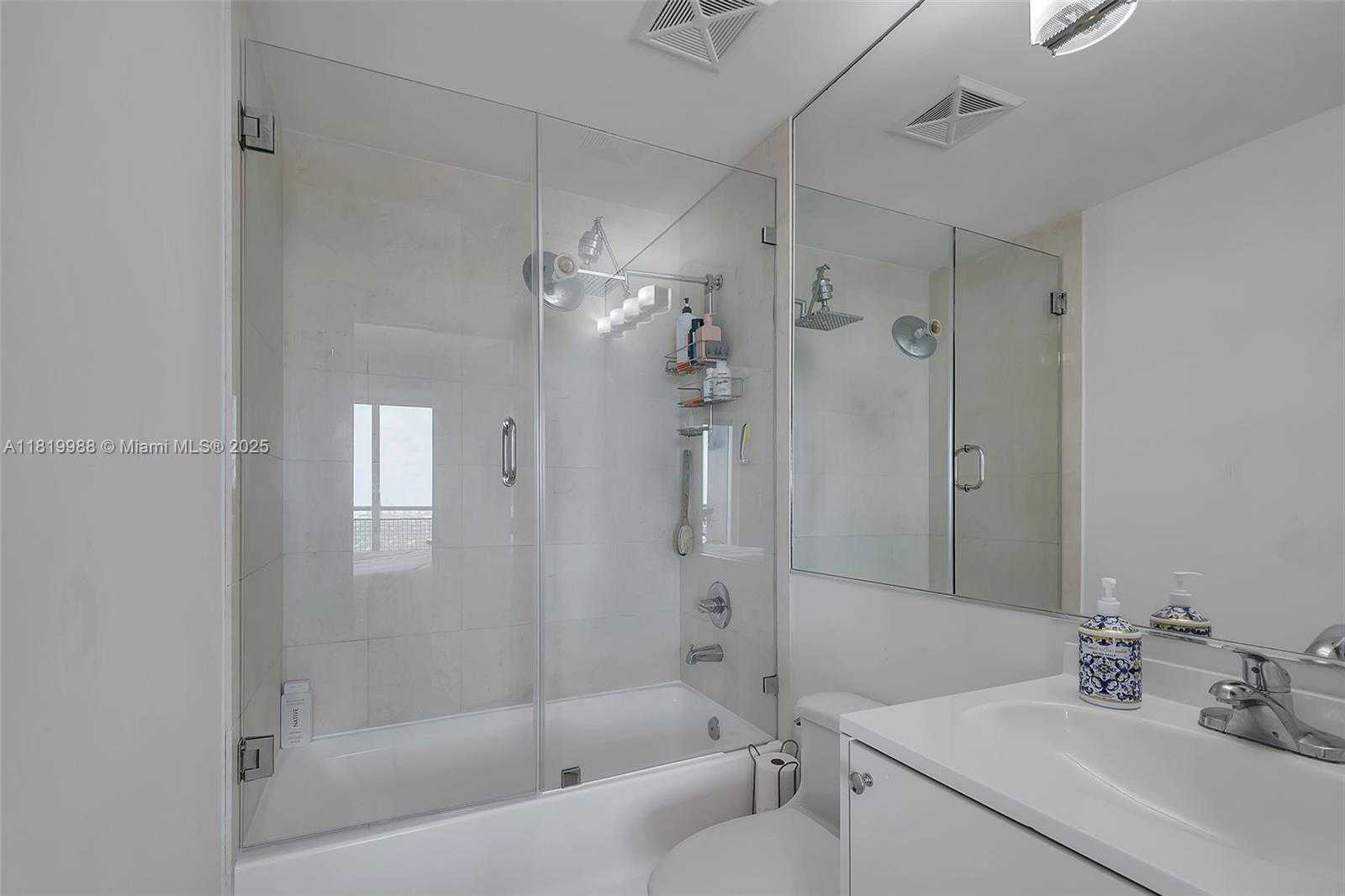 Small Image of 60 SOUTH WEST 13TH ST #3610, Miami Number 14