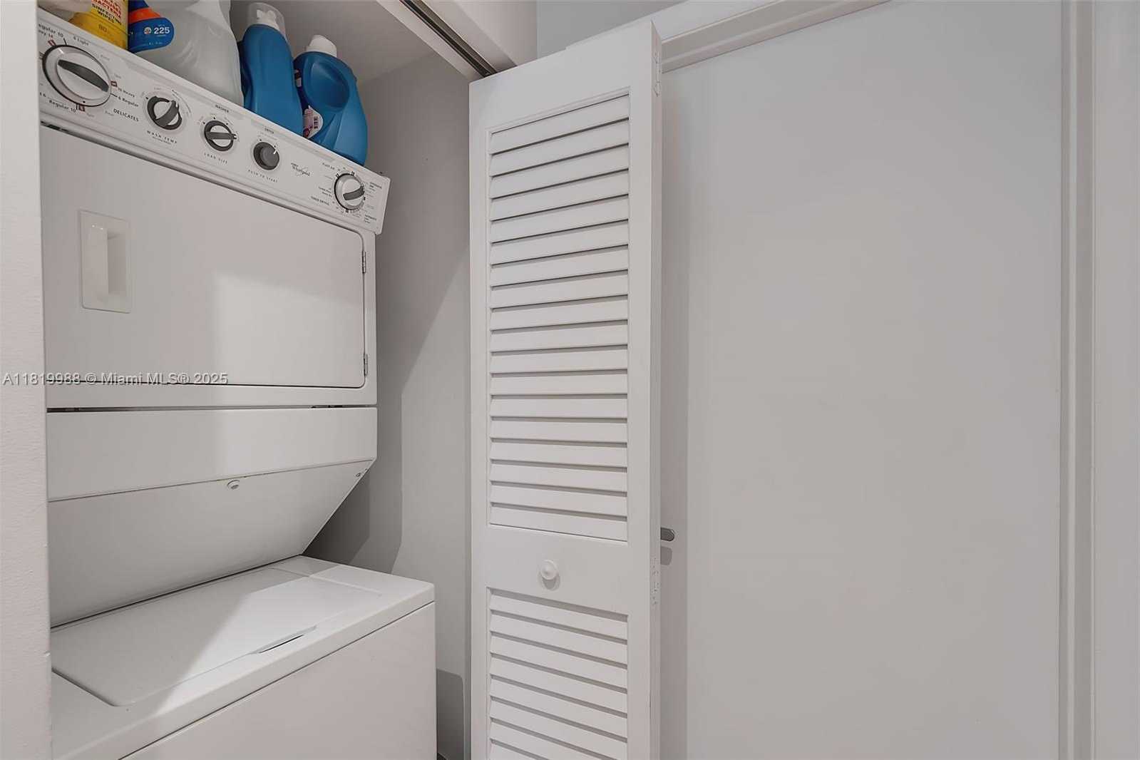 Small Image of 60 SOUTH WEST 13TH ST #3610, Miami Number 23