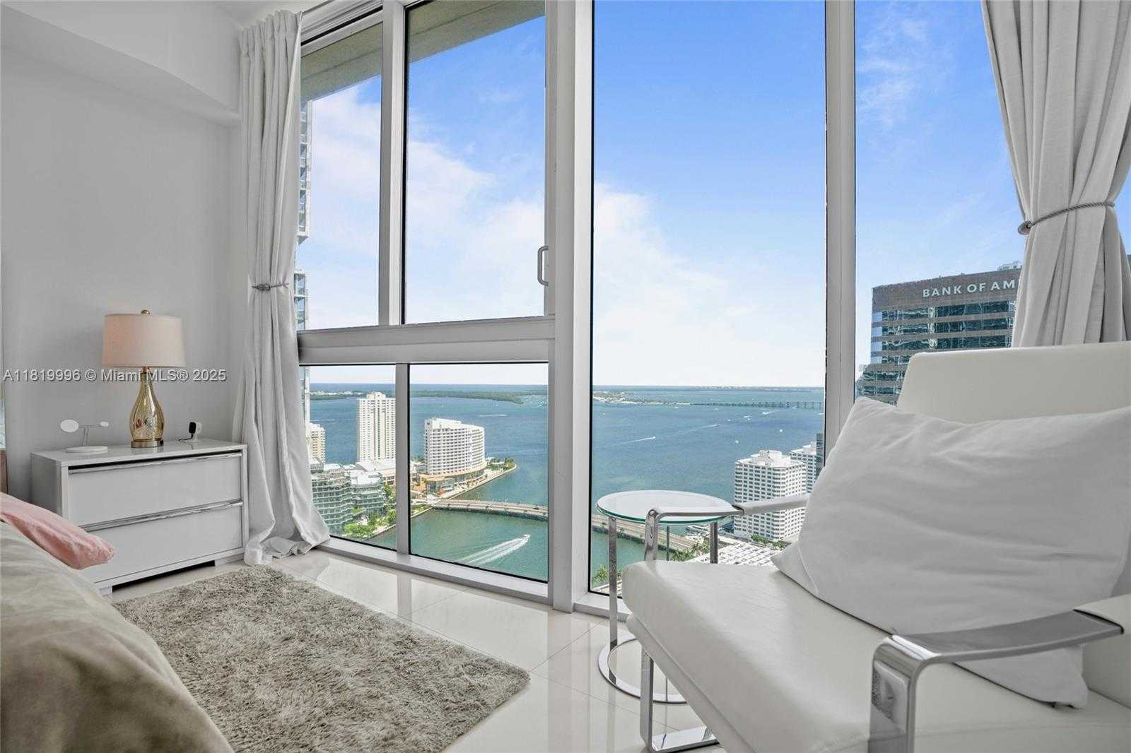 Small Image of 485 BRICKELL AVE #3608, Miami Number 21