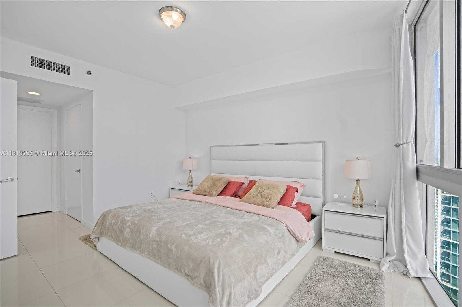 Small Image of 485 BRICKELL AVE #3608, Miami Number 24