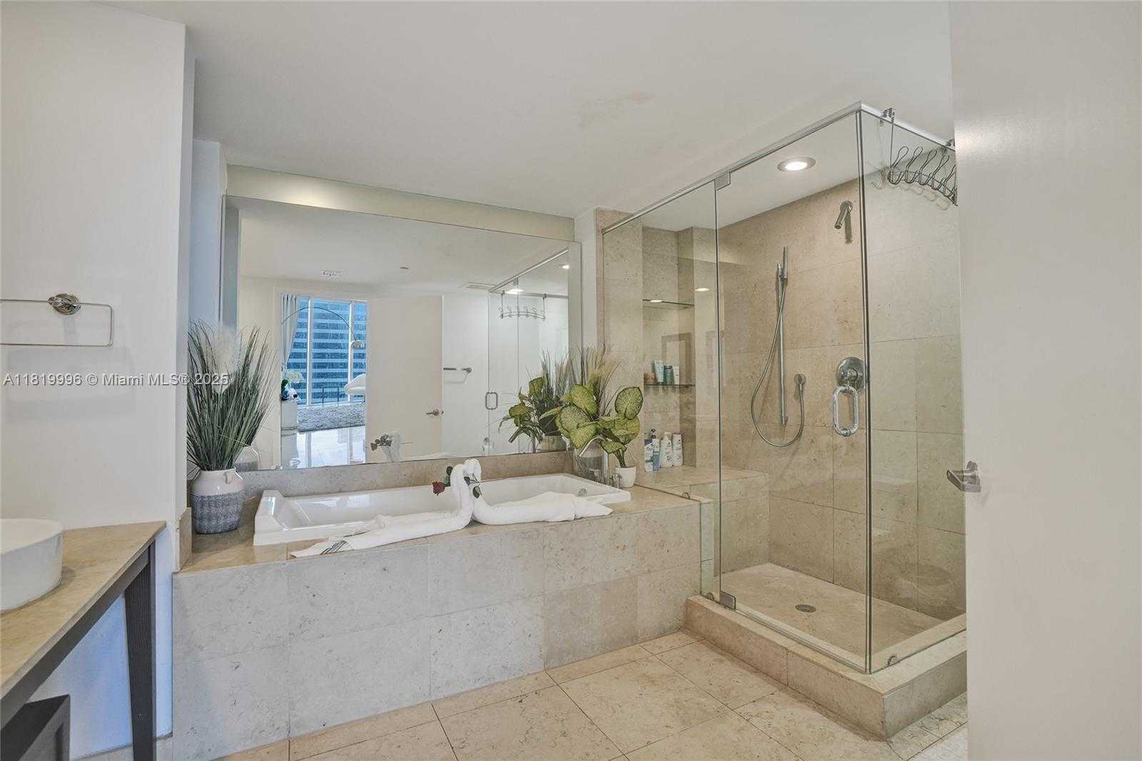 Small Image of 485 BRICKELL AVE #3608, Miami Number 26