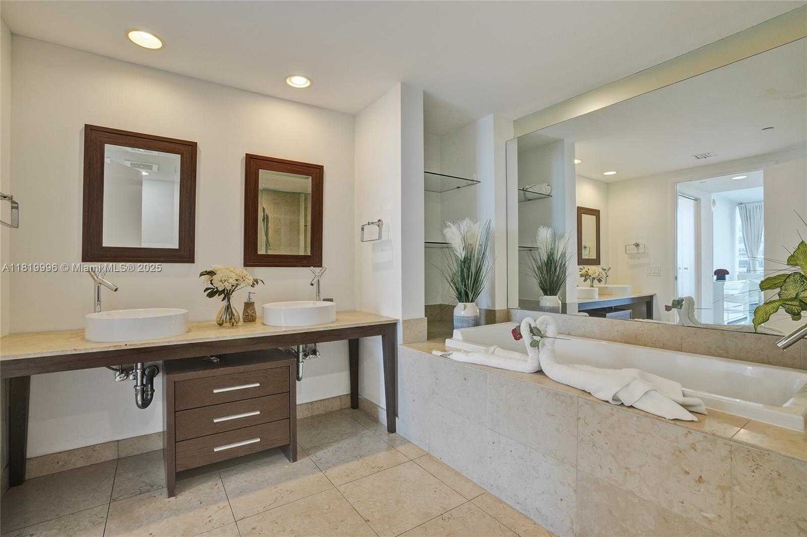 Small Image of 485 BRICKELL AVE #3608, Miami Number 28